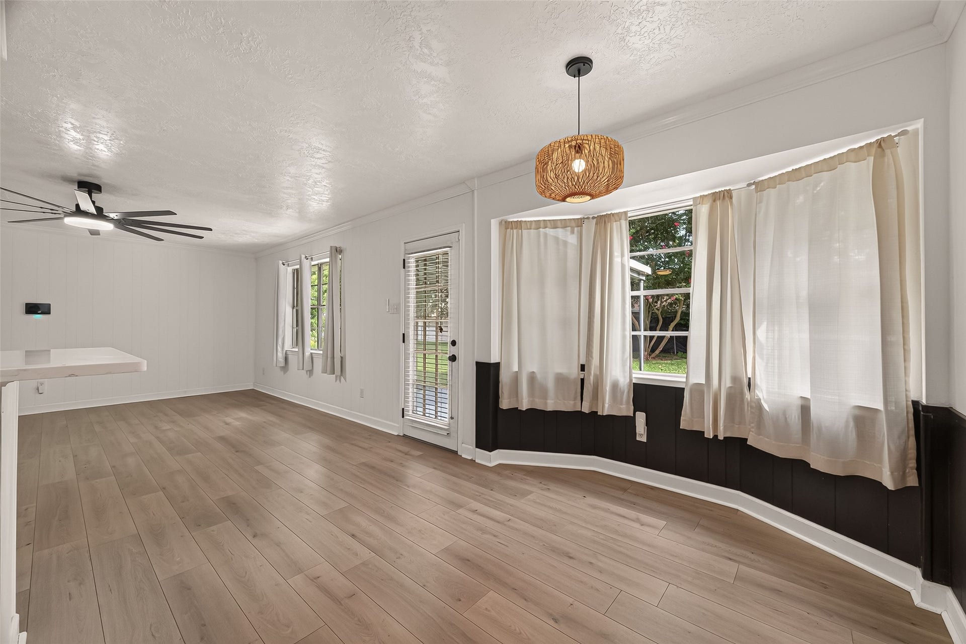 Dining Area 1