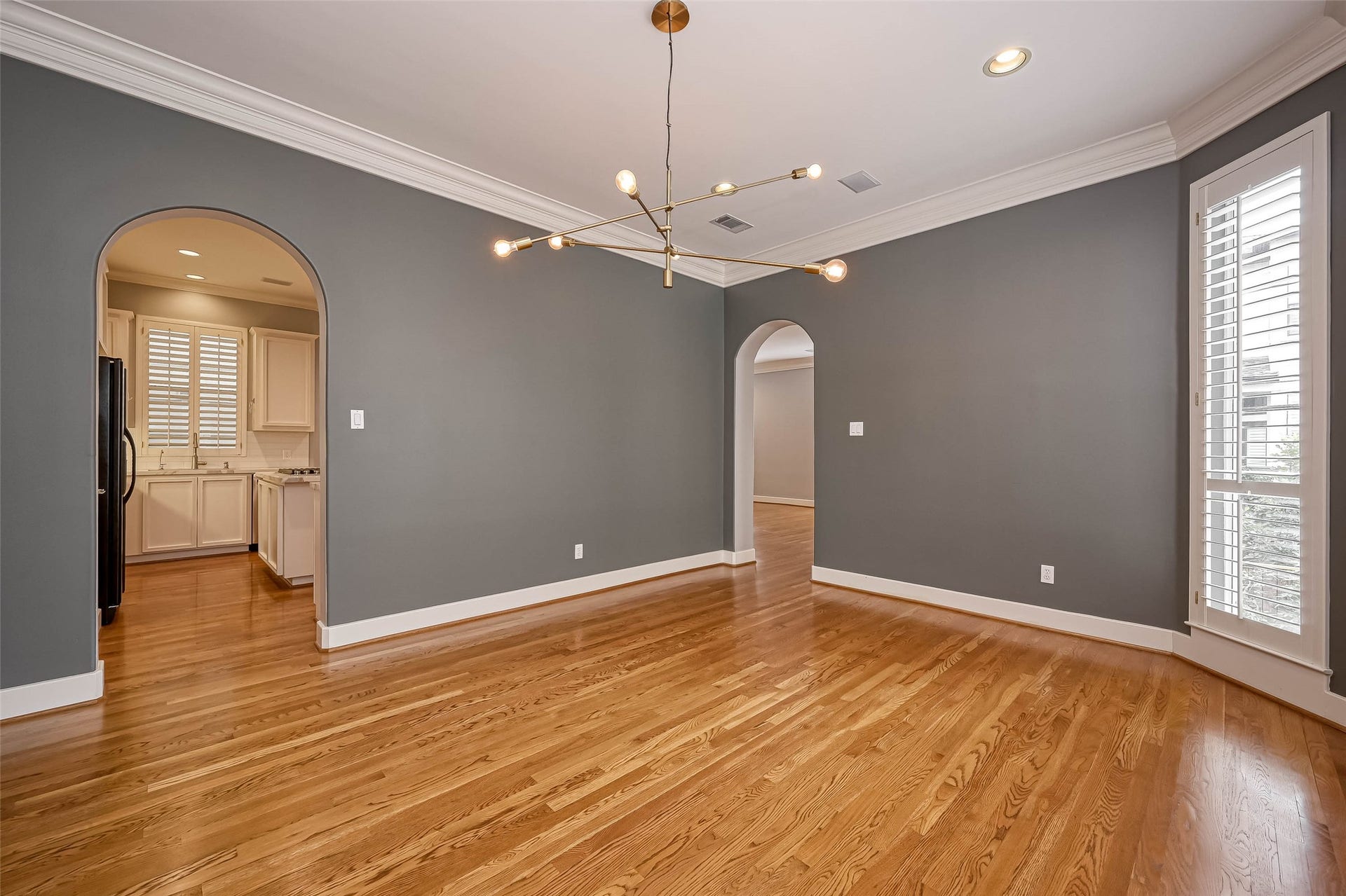 6413 Westcott Street, Houston, TX 77007 This room is extremely versatile and could be used as an office or bonus room.