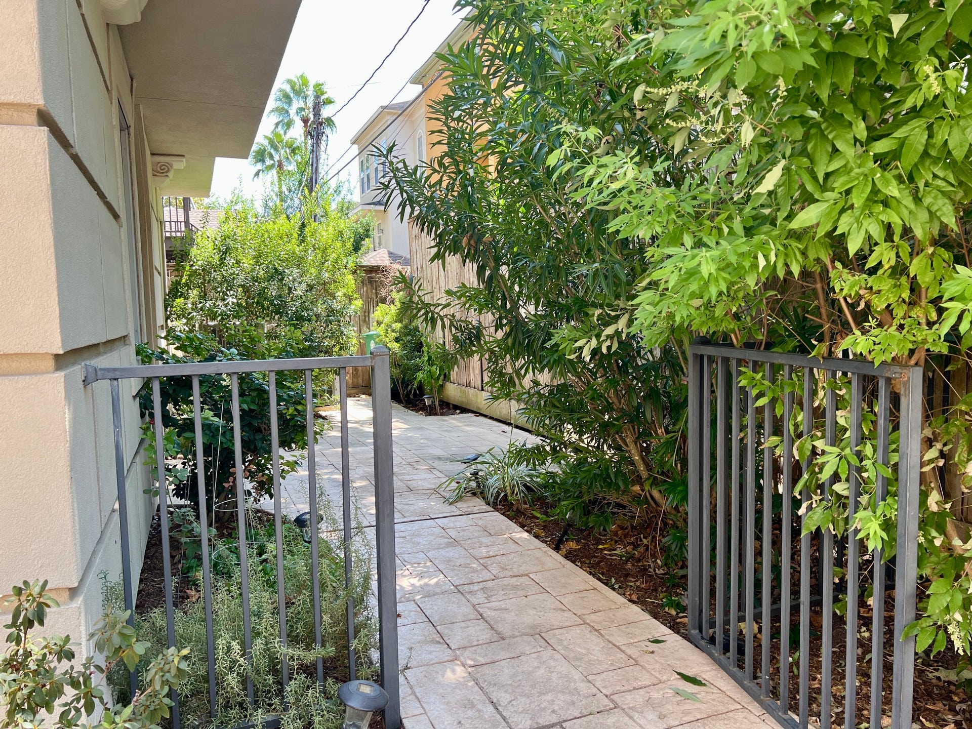 6413 Westcott Street, Houston, TX 77007 6413 Westcott Street, Houston, TX 77007