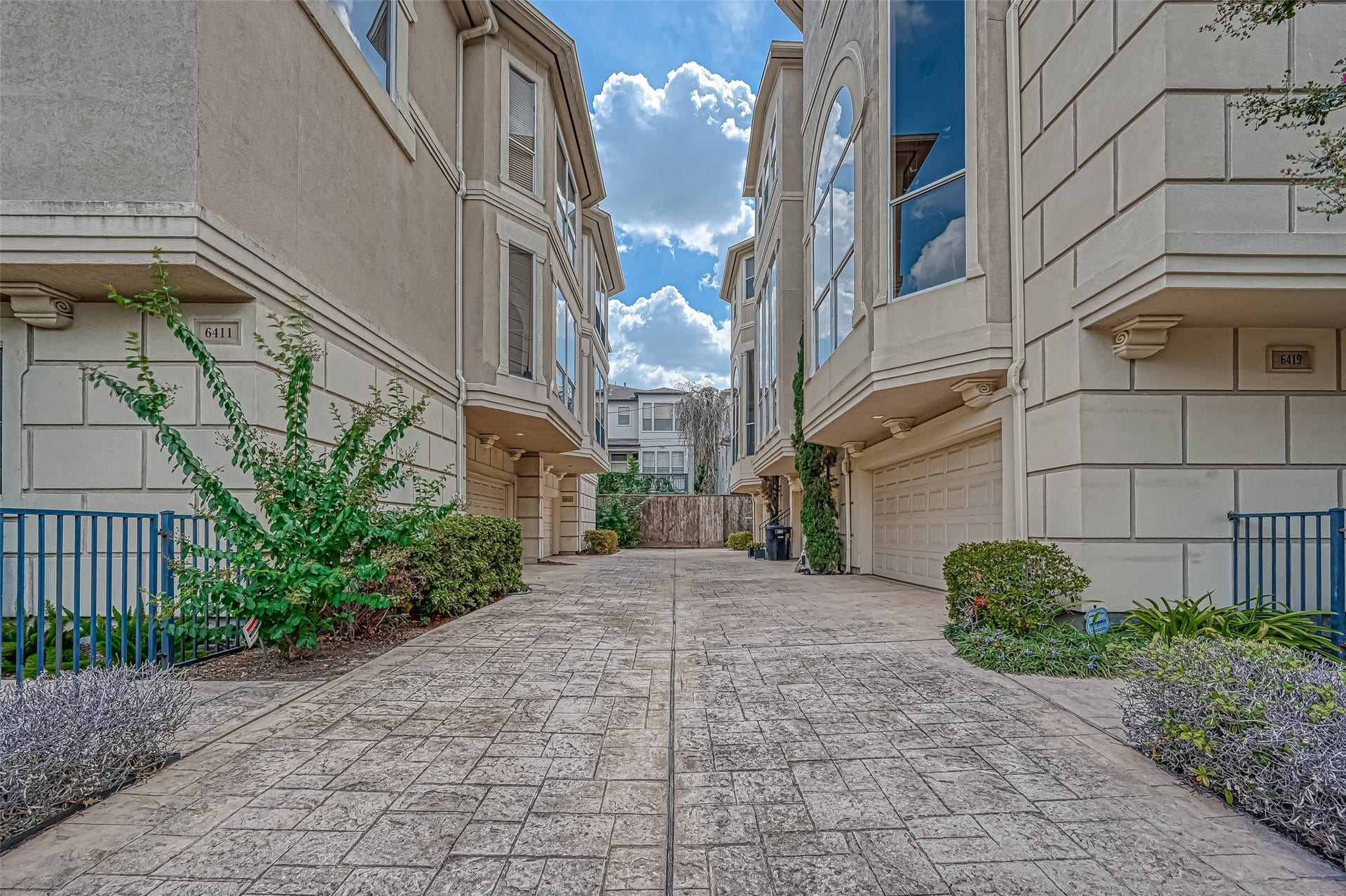 6413 Westcott Street, Houston, TX 77007 Gated community