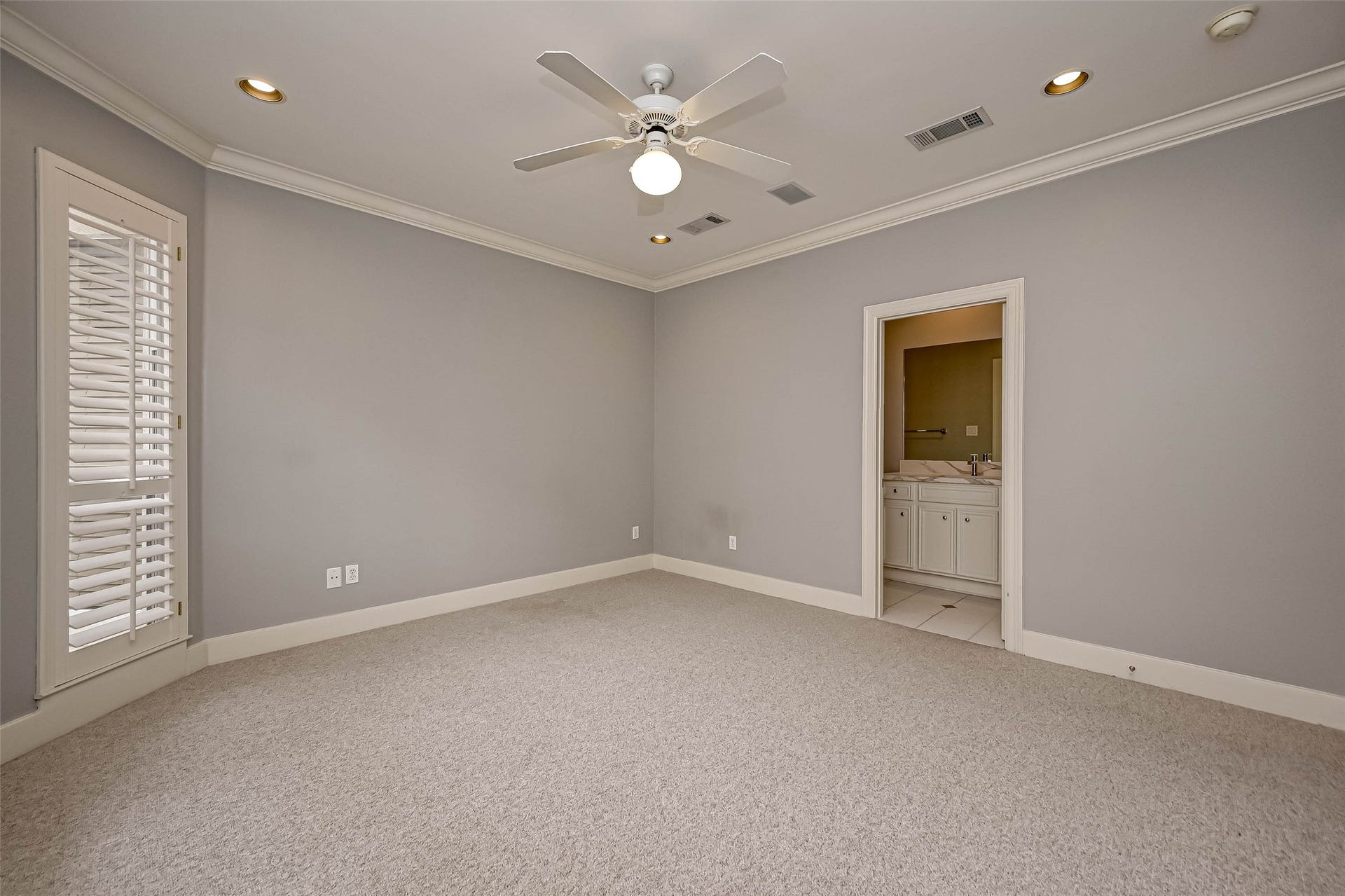 6413 Westcott Street, Houston, TX 77007 6413 Westcott Street, Houston, TX 77007