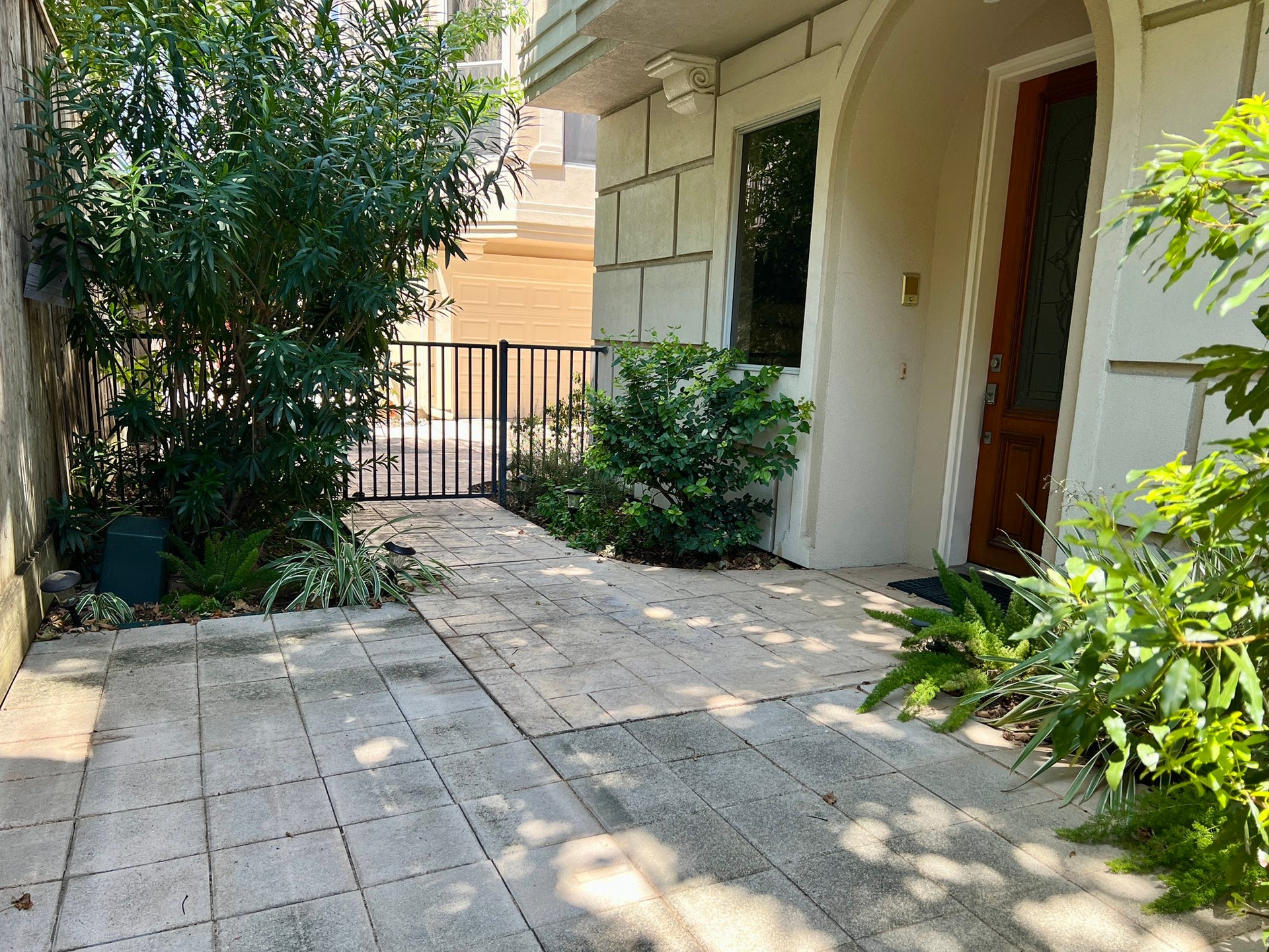 6413 Westcott Street, Houston, TX 77007 6413 Westcott Street, Houston, TX 77007