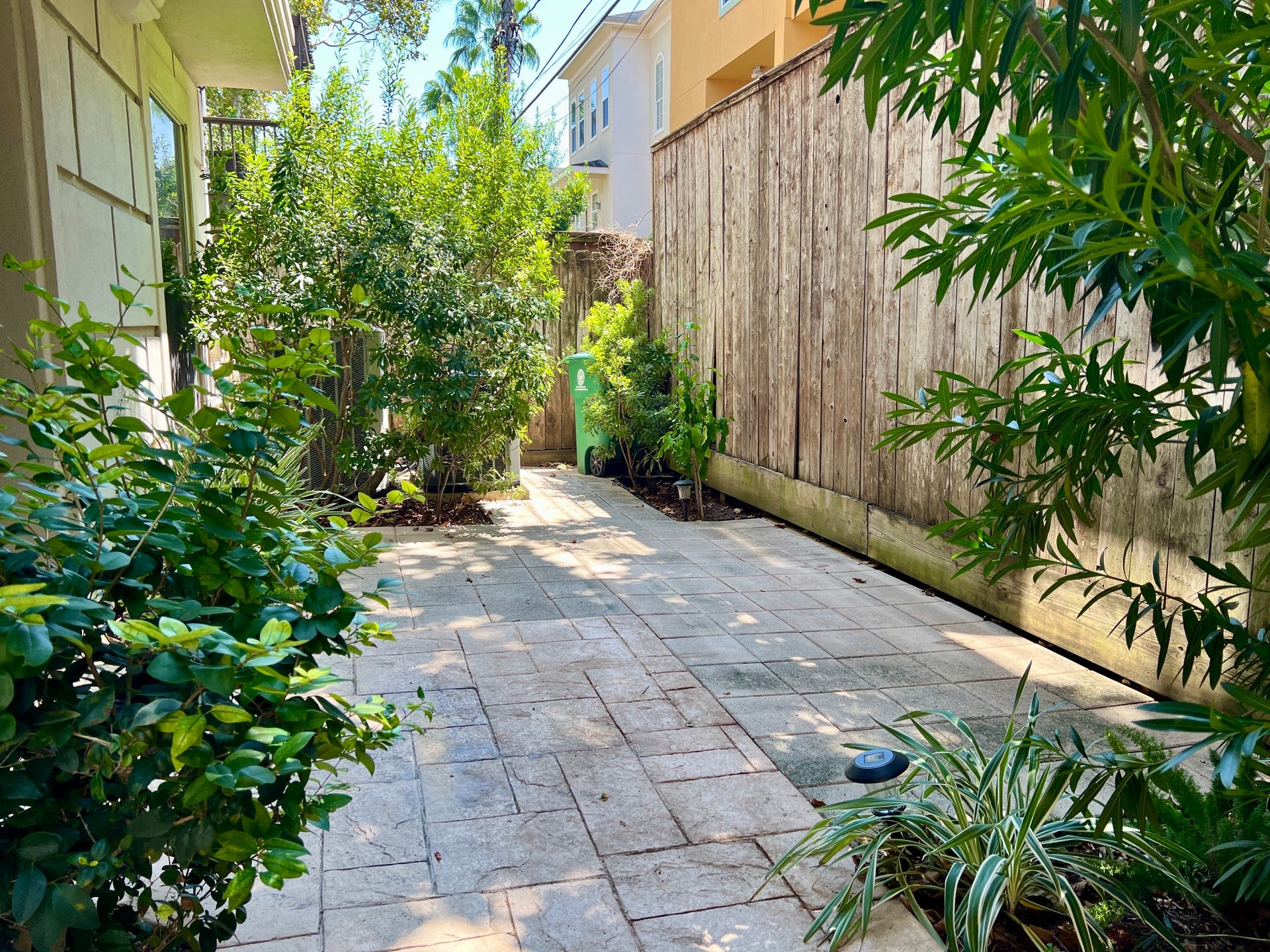 6413 Westcott Street, Houston, TX 77007 6413 Westcott Street, Houston, TX 77007