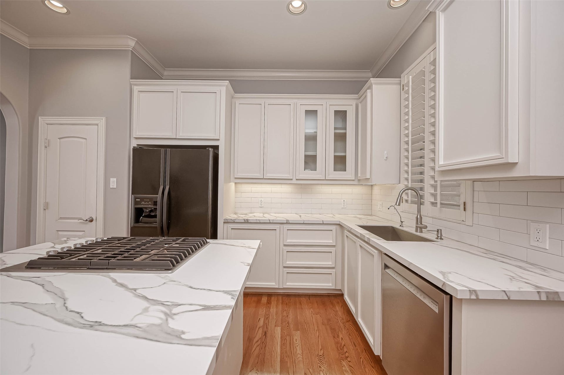 6413 Westcott Street, Houston, TX 77007 6413 Westcott Street, Houston, TX 77007