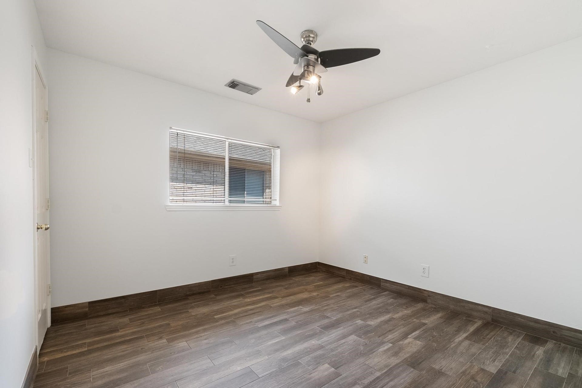 10638 Desert Springs Circle, Houston, TX 77095