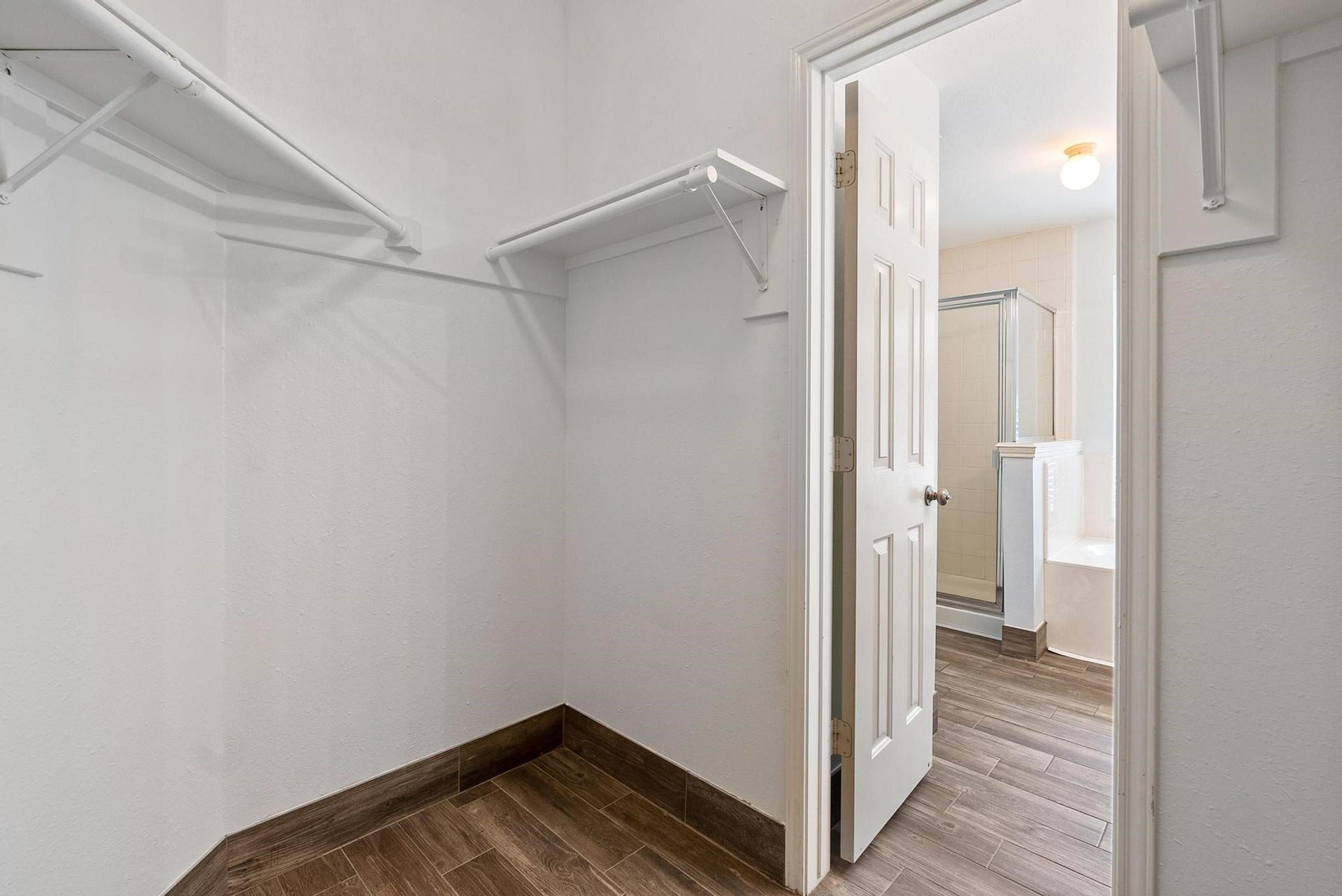 10638 Desert Springs Circle, Houston, TX 77095