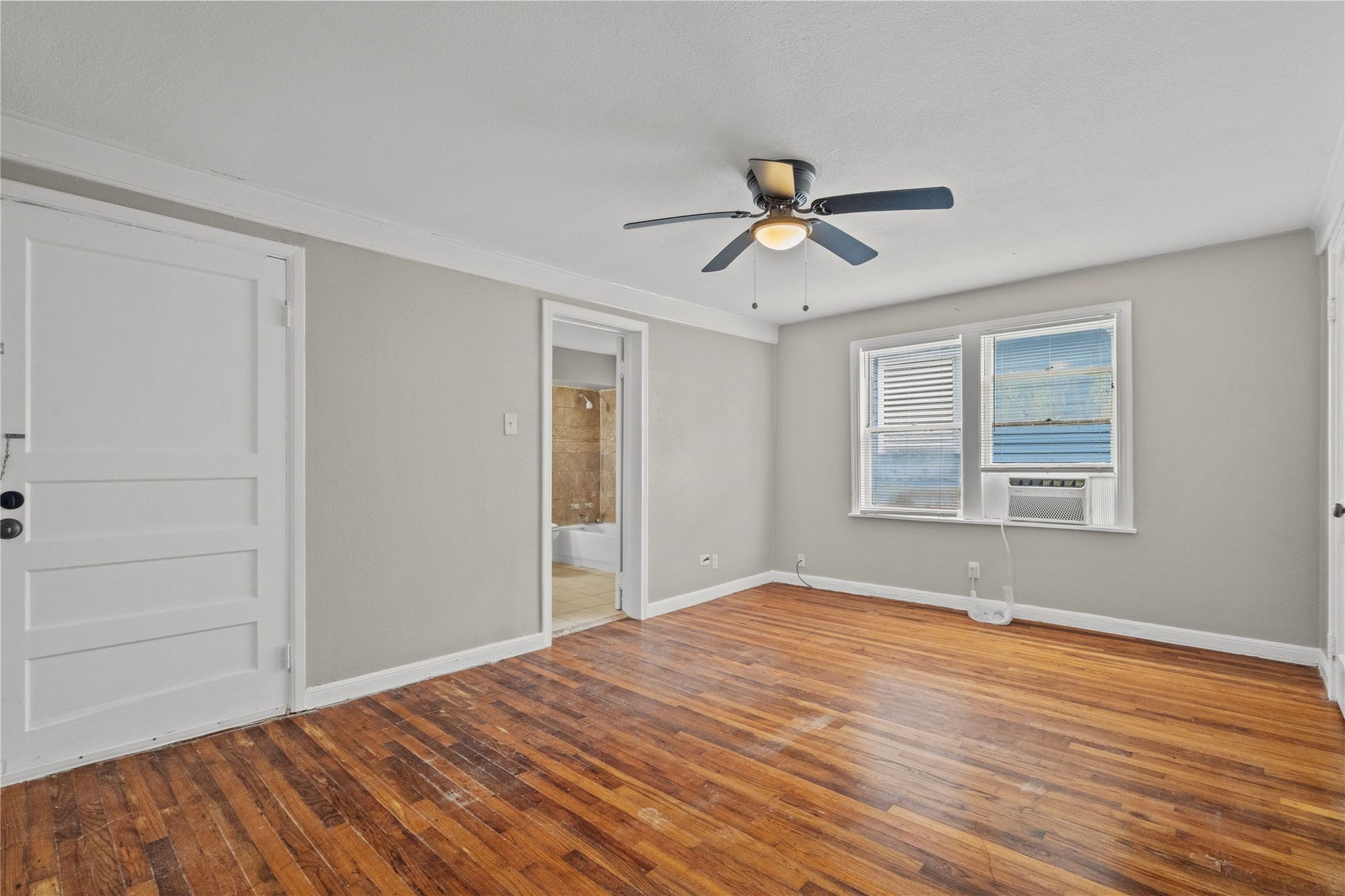 4020 Avenue O 1/2, #Down, Galveston, TX 77550 4020 Avenue O 1/2, #Down, Galveston, TX 77550
