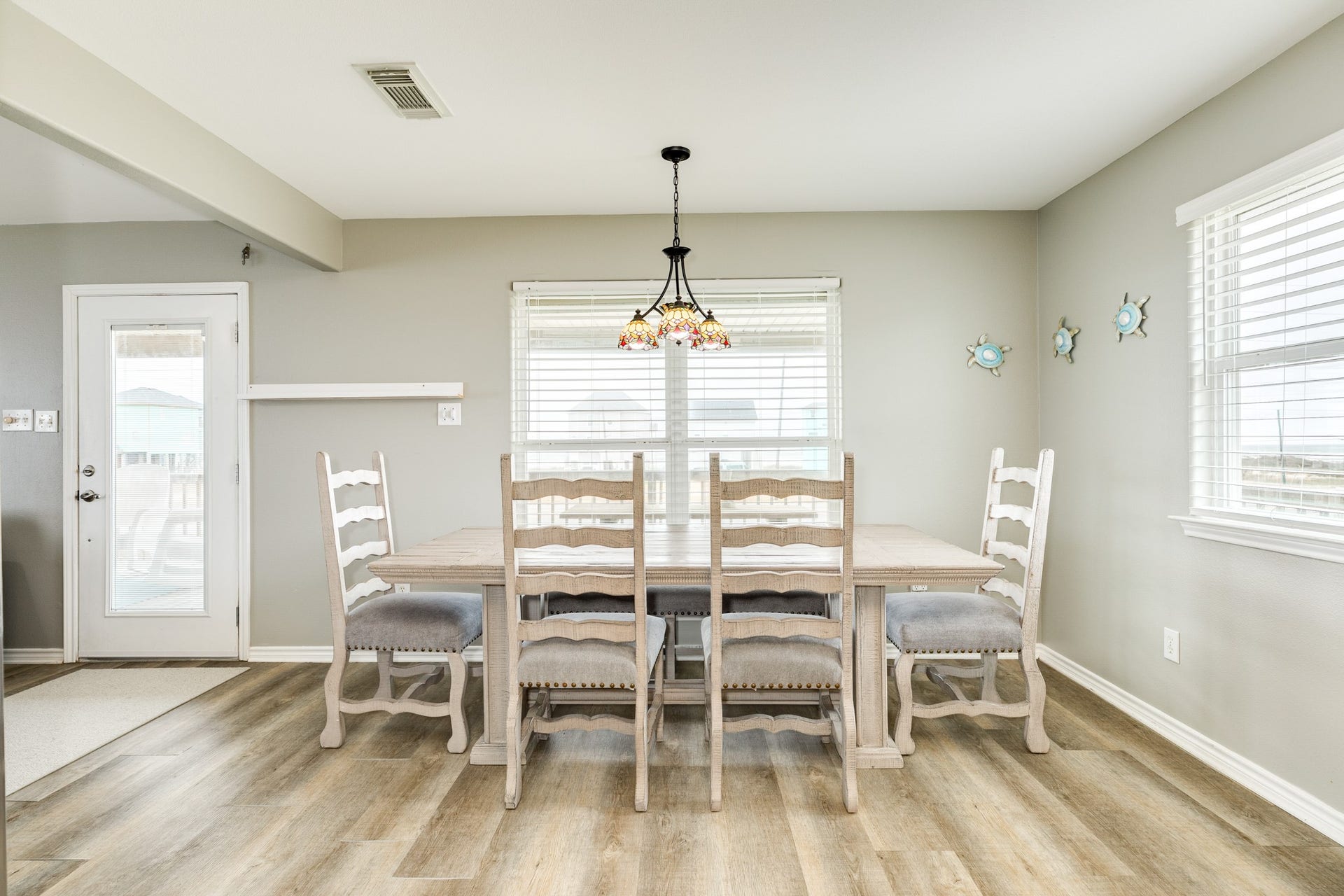 23012 Verano Drive, Galveston, TX 77554 Dining area