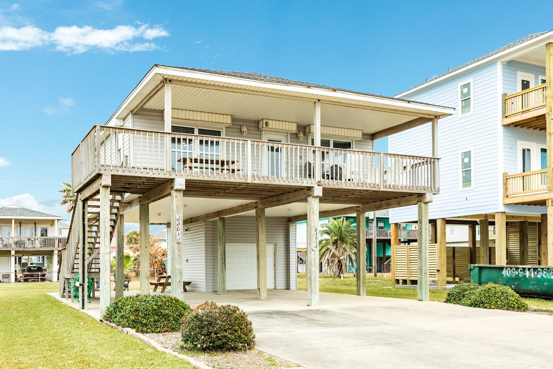 23012 Verano Drive, Galveston, TX 77554 Home has a nice wide/long driveway. Perfect for accommodating family, friends and guests.