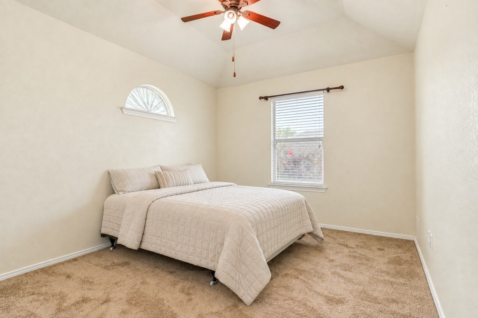 201 N Golden Oak Drive, Texas City, TX 77591 Secondary bedroom 3 - located upstairs