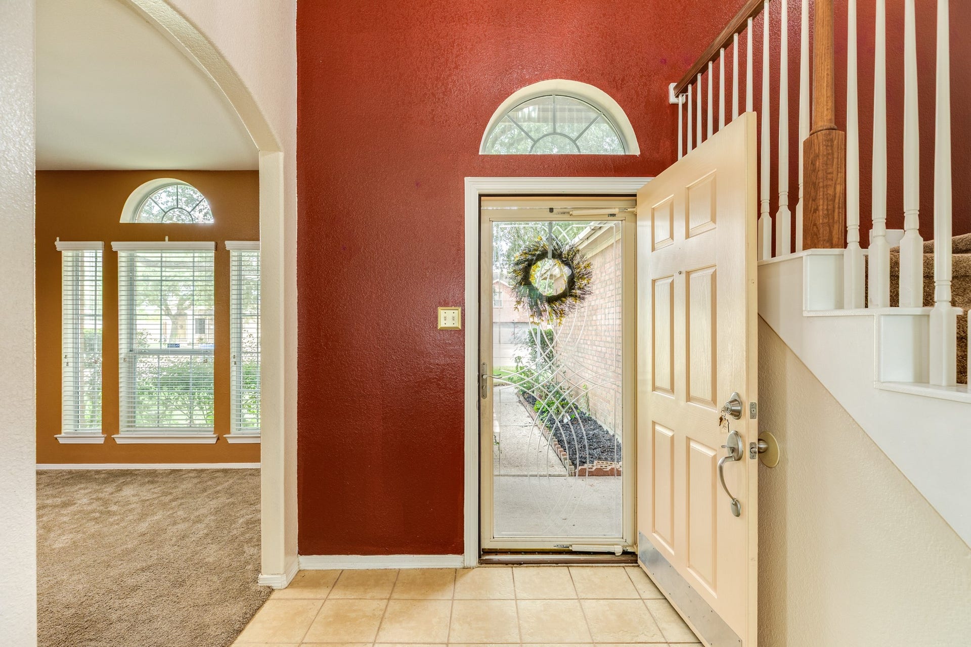 201 N Golden Oak Drive, Texas City, TX 77591 Two story entry way provides a grand entrance and open to living room and dining room.