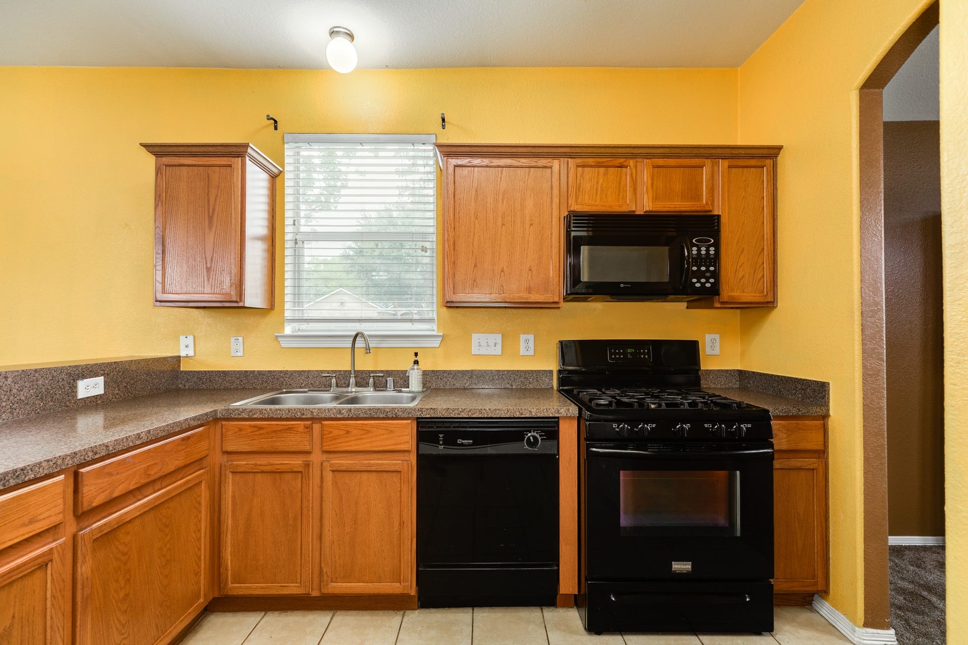 201 N Golden Oak Drive, Texas City, TX 77591 201 N Golden Oak Drive, Texas City, TX 77591