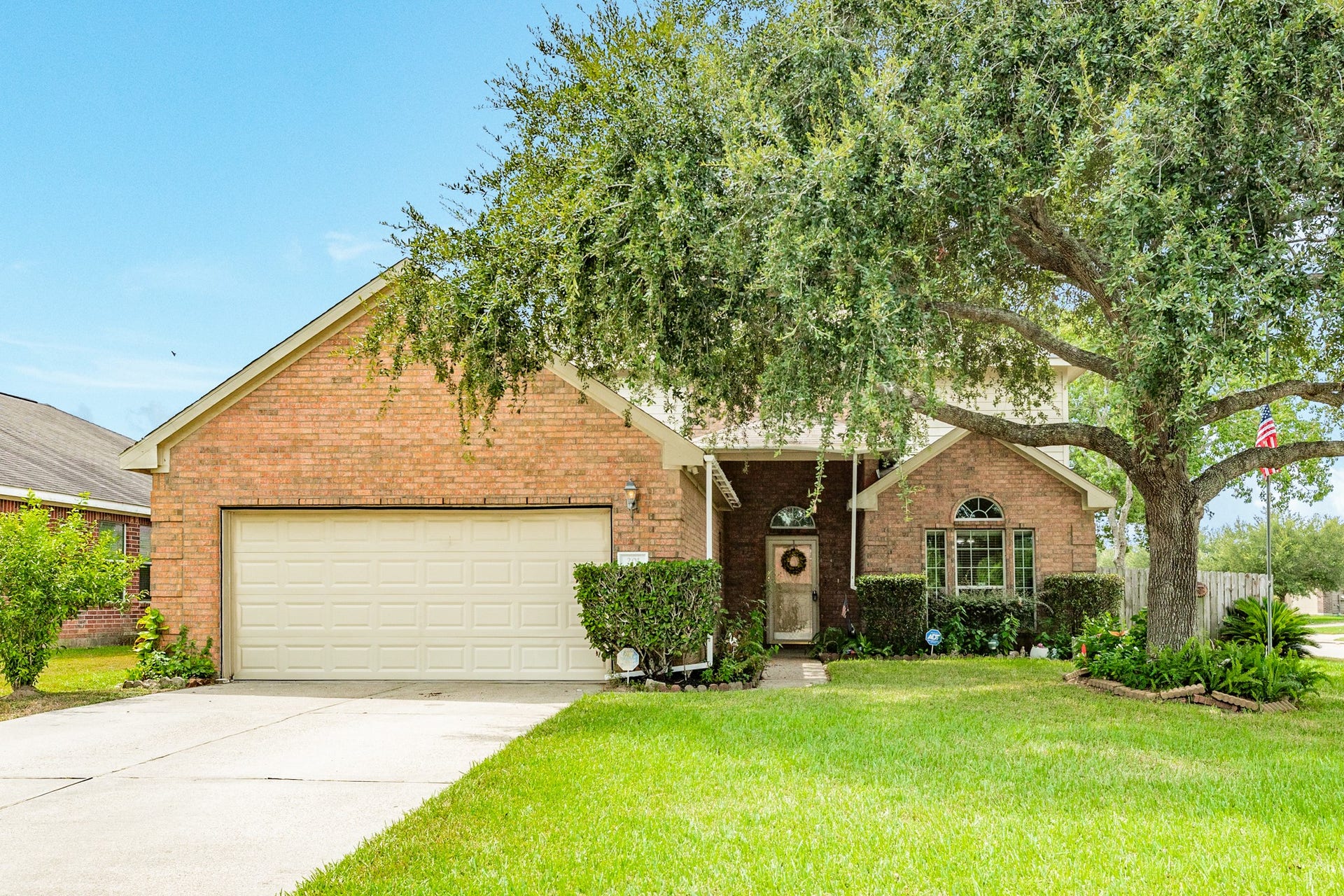201 N Golden Oak Drive, Texas City, TX 77591 201 N Golden Oak Drive, Texas City, TX 77591