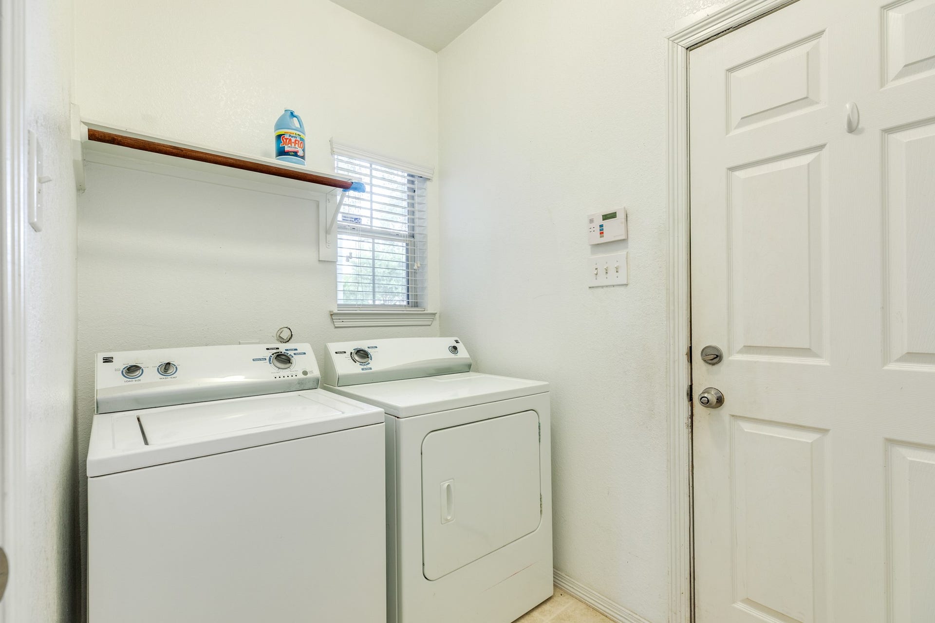201 N Golden Oak Drive, Texas City, TX 77591 201 N Golden Oak Drive, Texas City, TX 77591