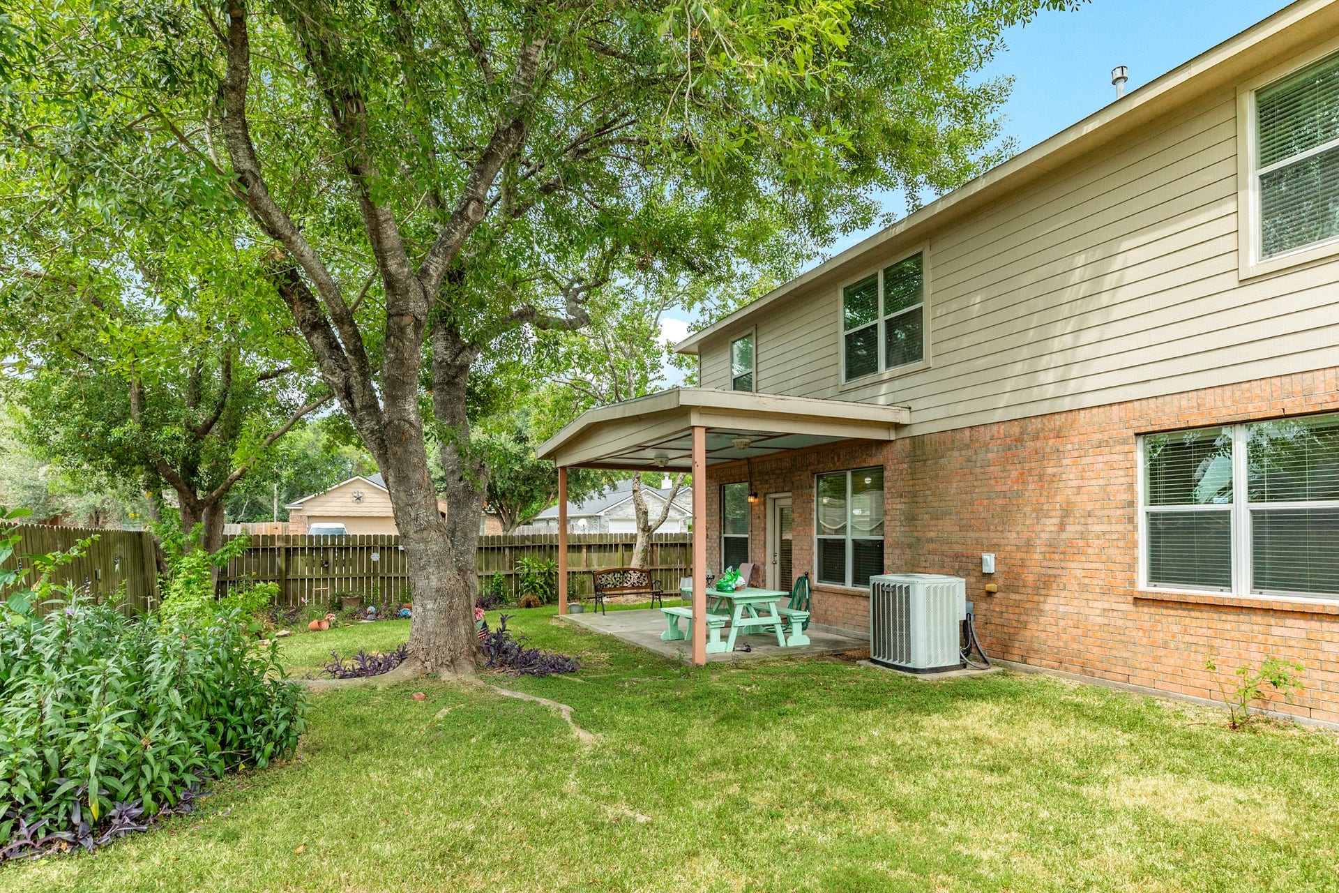 201 N Golden Oak Drive, Texas City, TX 77591 201 N Golden Oak Drive, Texas City, TX 77591