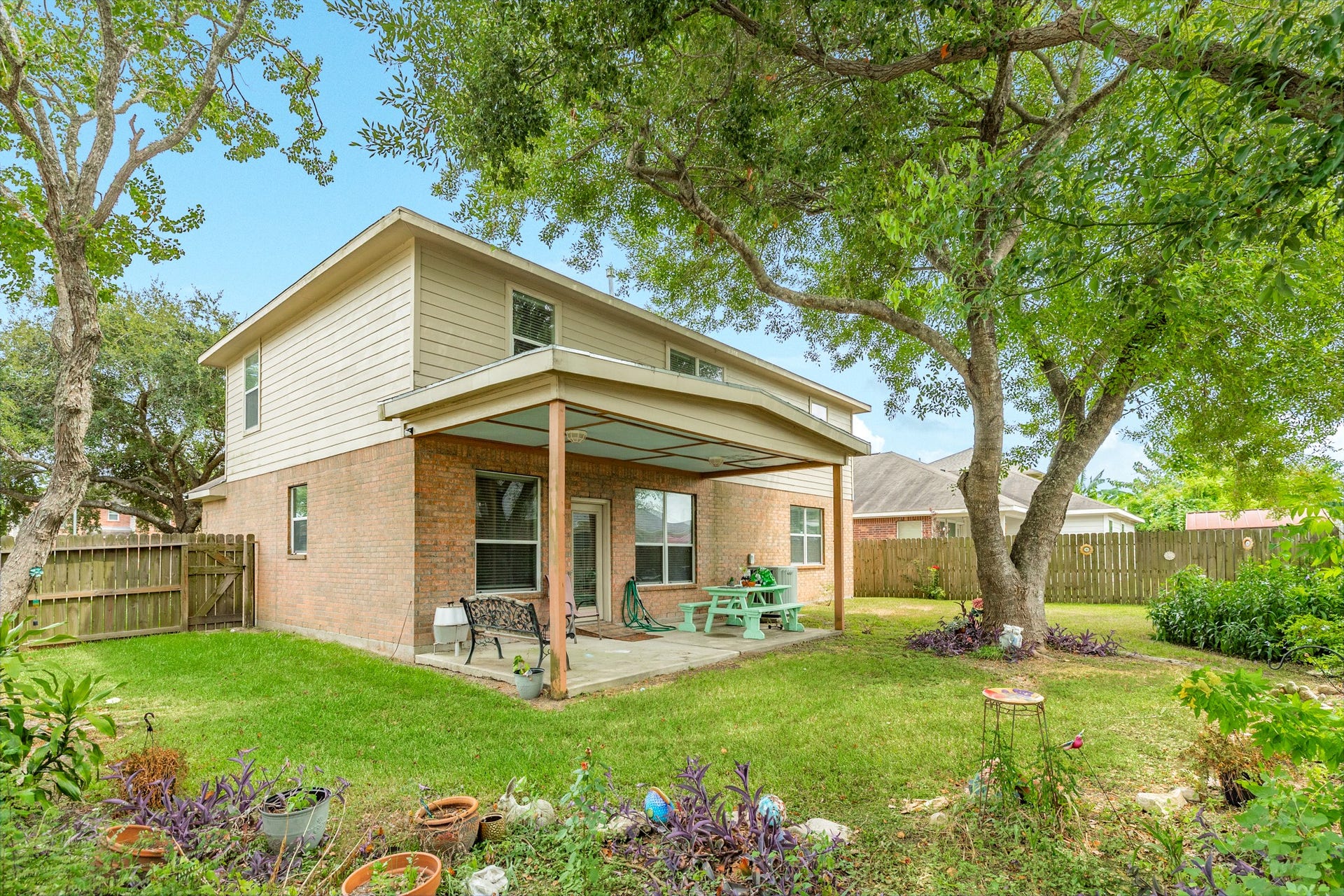 201 N Golden Oak Drive, Texas City, TX 77591 201 N Golden Oak Drive, Texas City, TX 77591