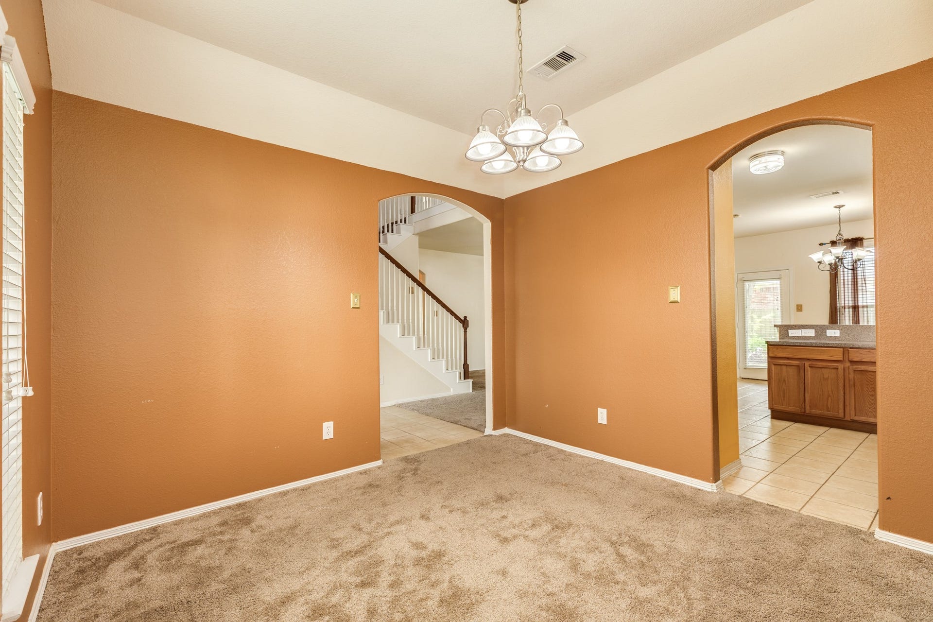 201 N Golden Oak Drive, Texas City, TX 77591 Formal dining