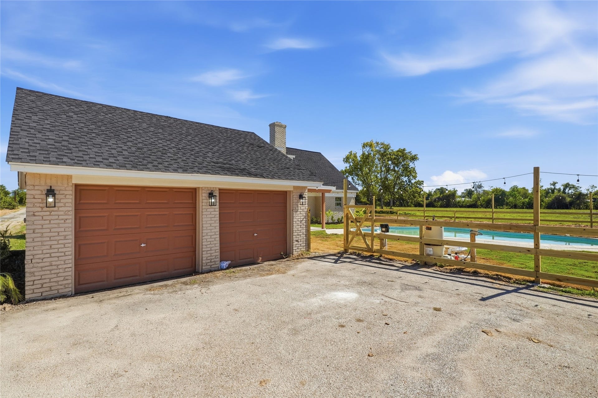 4918 Farmer Road, Alvin, TX 77511