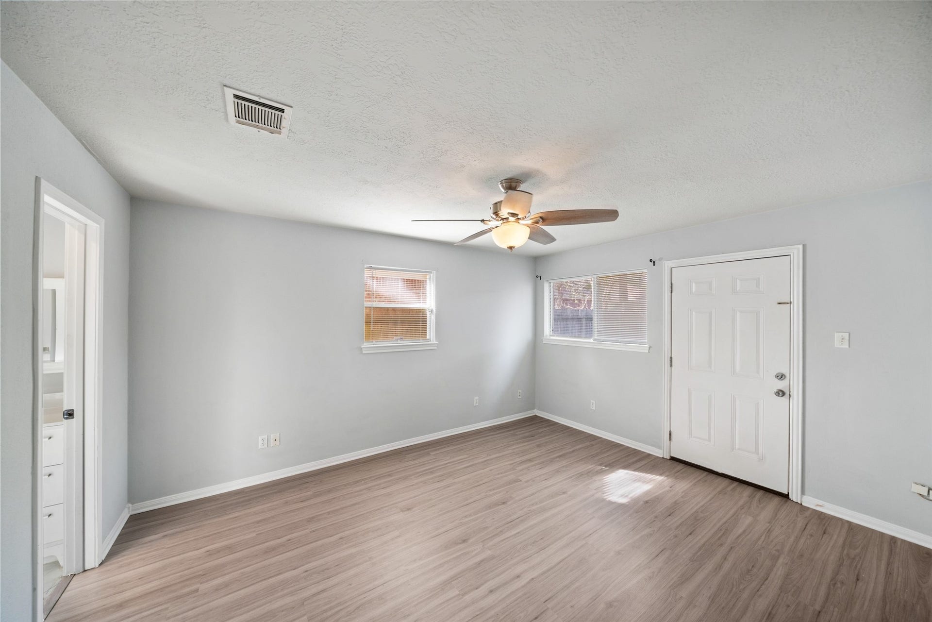 1725 Hazelwood Drive, Conroe, TX 77301 1725 Hazelwood Drive, Conroe, TX 77301
