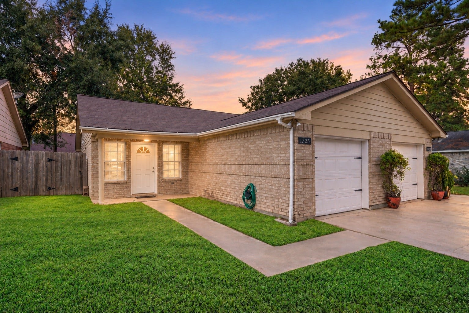 1725 Hazelwood Drive, Conroe, TX 77301 1725 Hazelwood Drive, Conroe, TX 77301