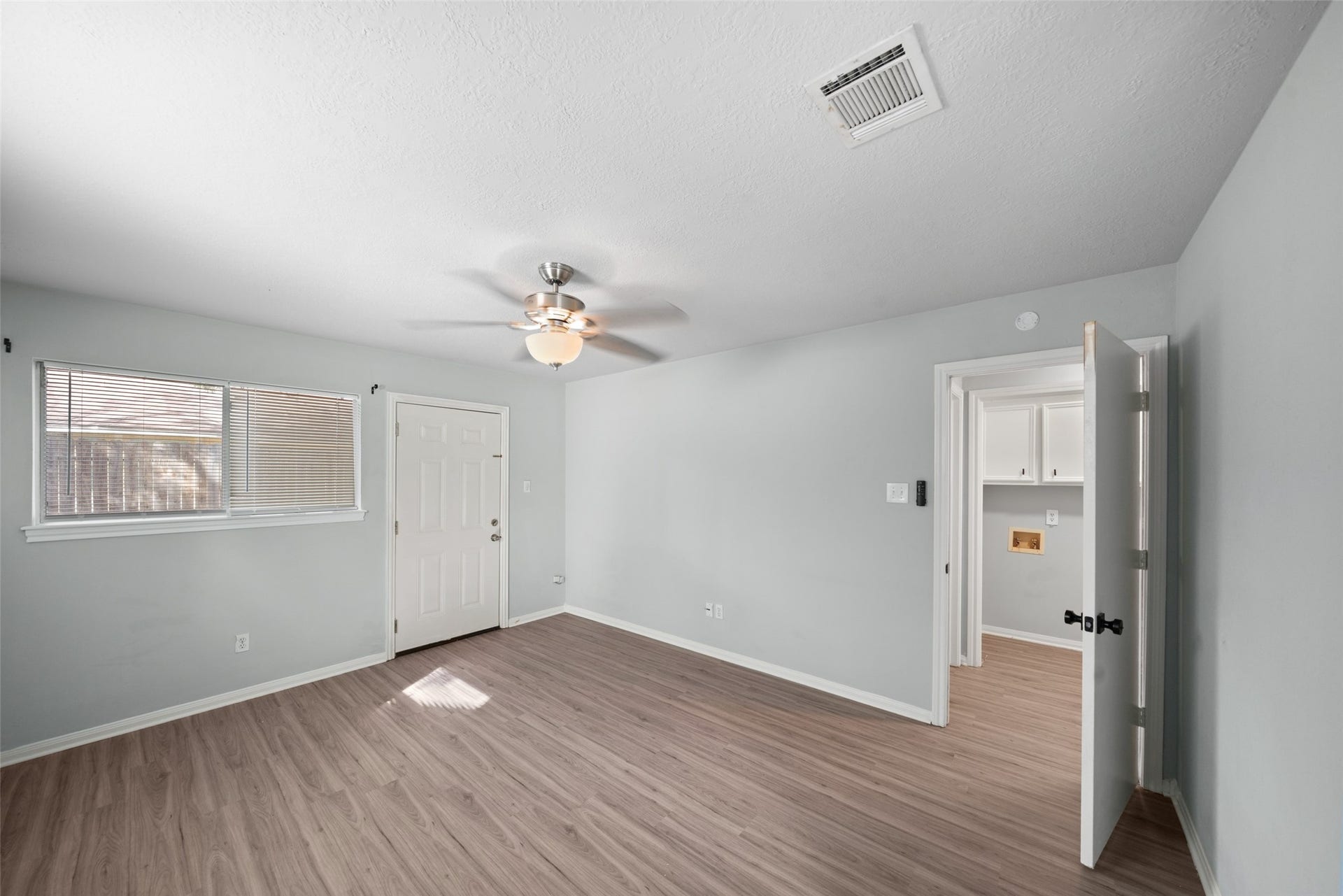 1725 Hazelwood Drive, Conroe, TX 77301 1725 Hazelwood Drive, Conroe, TX 77301