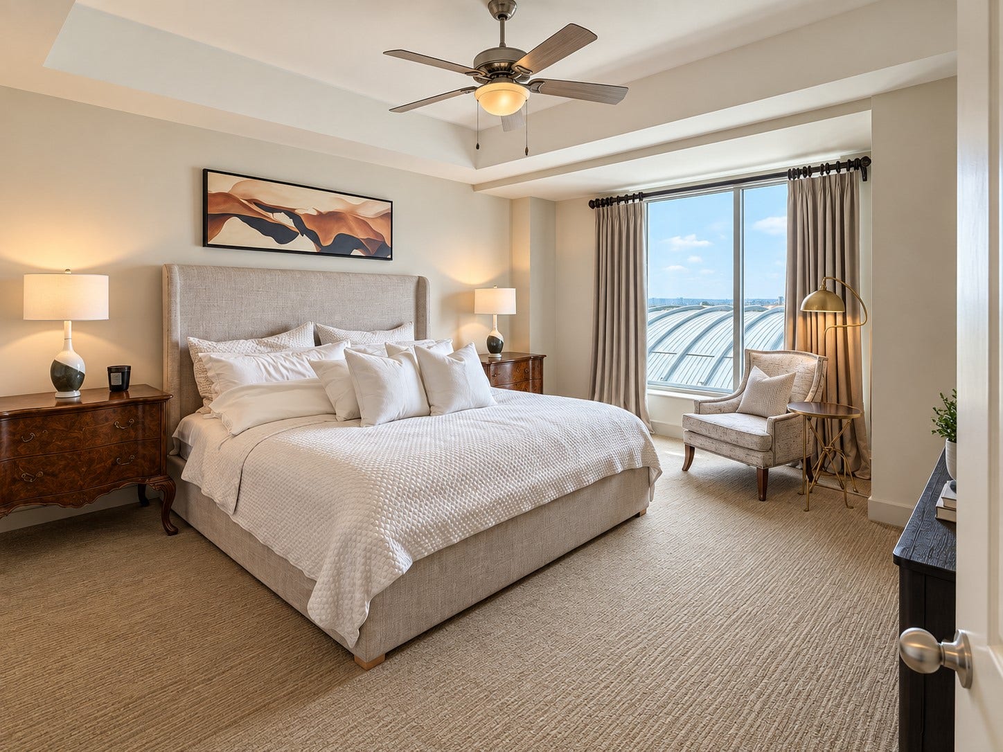Your private retreat at the end of the day. The spacious primary suite pairs high ceilings, soft natural light and generous proportions with an elevated sense of calm. I love that it feels genuinely residential and restful. You can close the door and feel worlds away from the city outside.