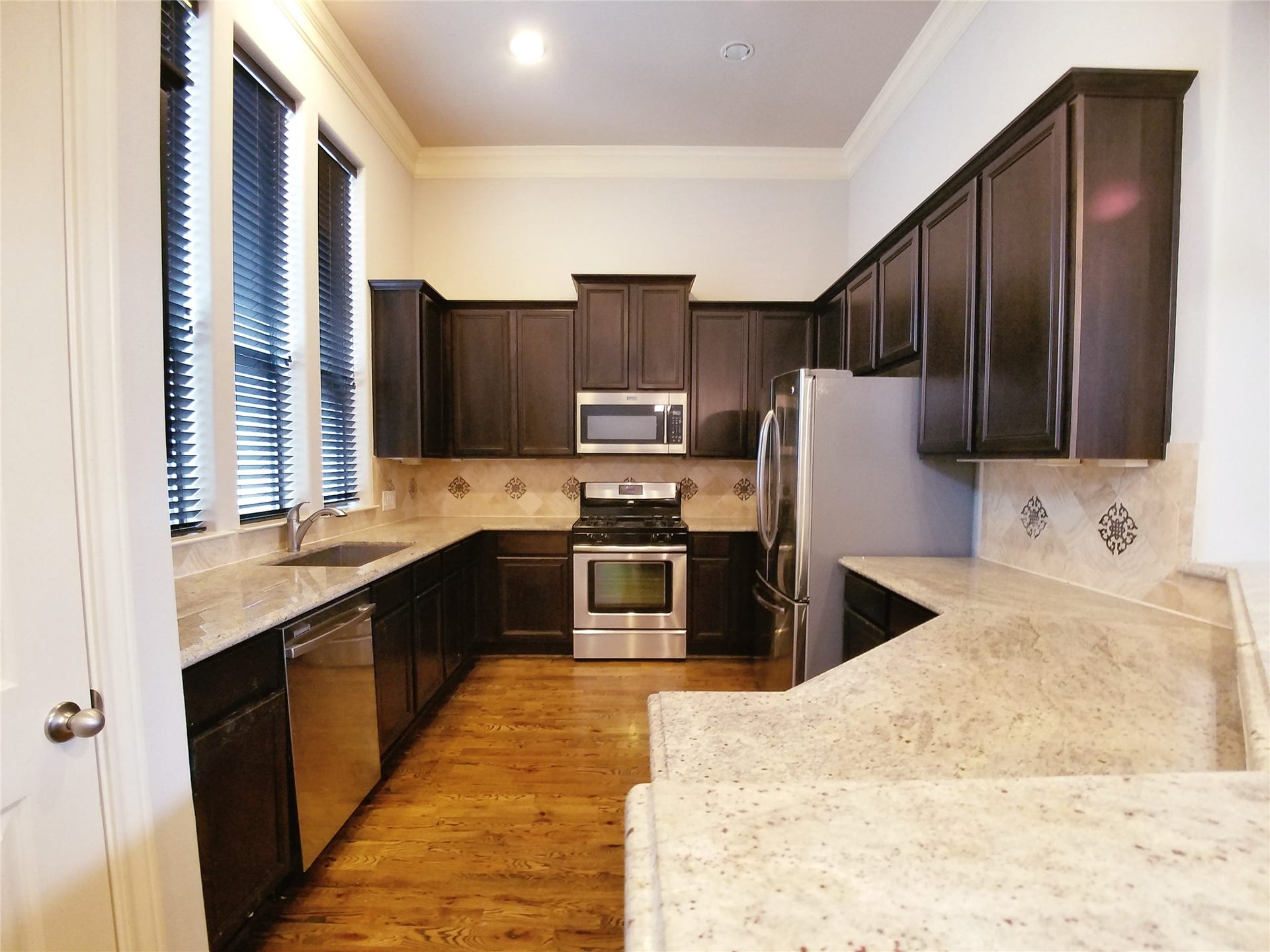 2311 Arabelle Street, Houston, TX 77007 2311 Arabelle Street, Houston, TX 77007