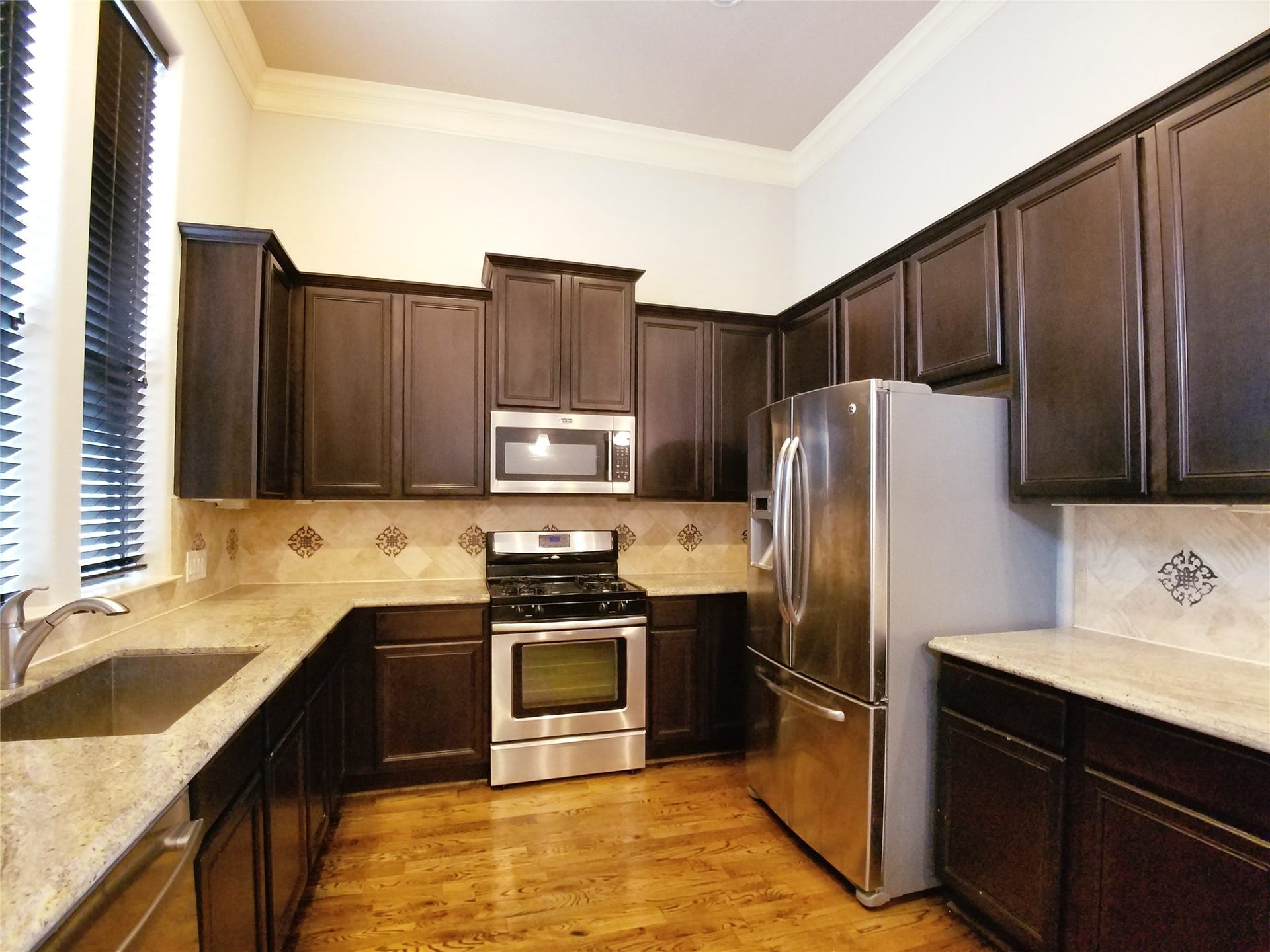 2311 Arabelle Street, Houston, TX 77007 2311 Arabelle Street, Houston, TX 77007