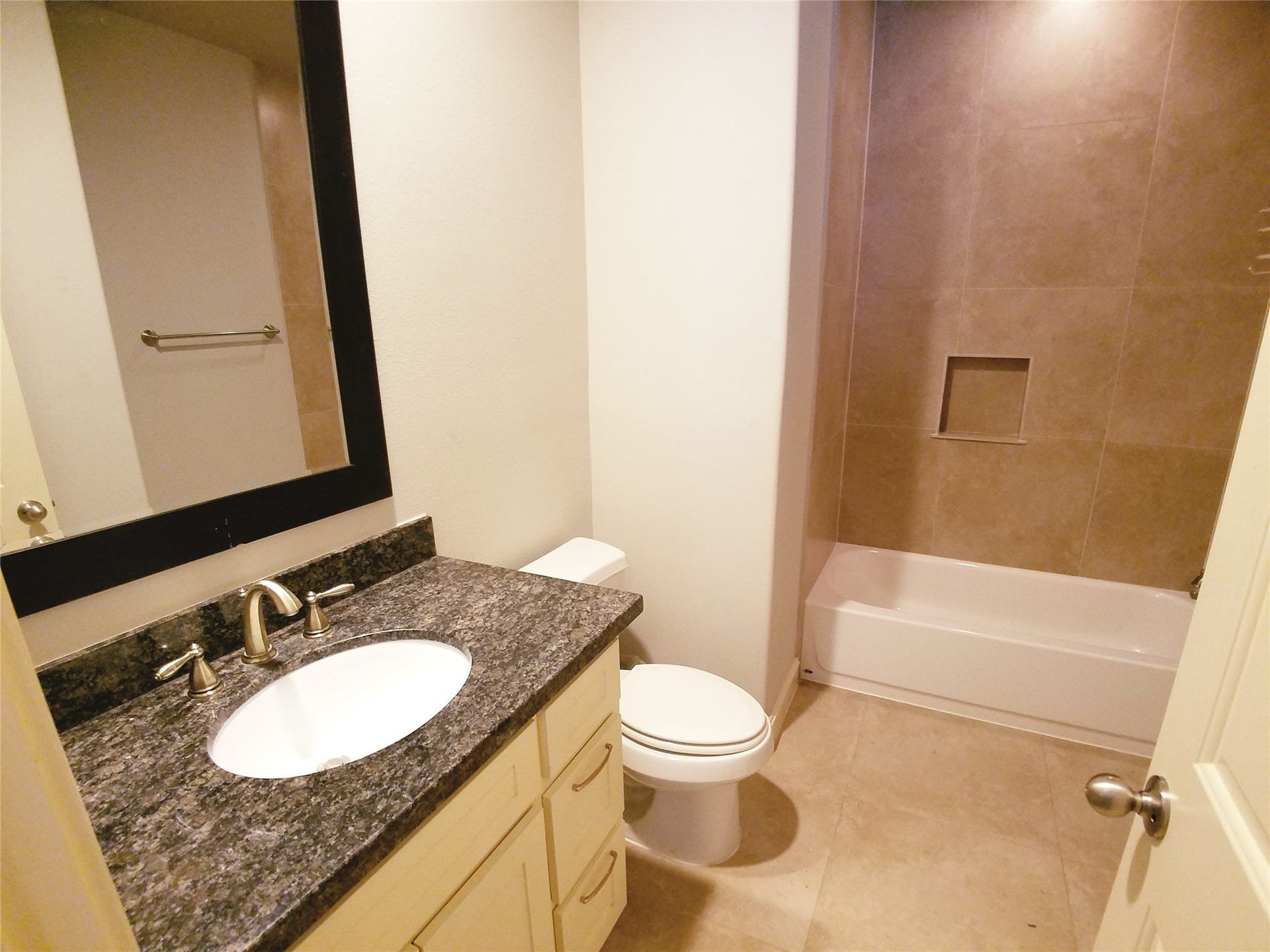 2311 Arabelle Street, Houston, TX 77007 2311 Arabelle Street, Houston, TX 77007