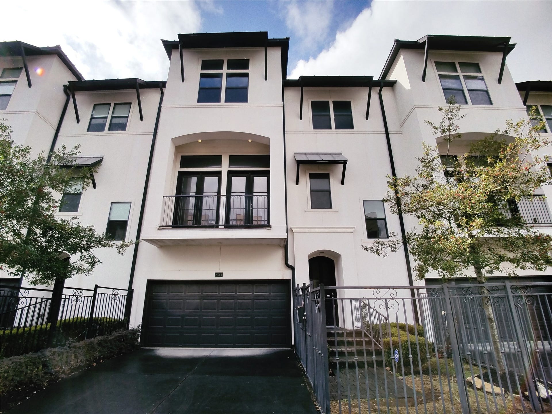 2311 Arabelle Street, Houston, TX 77007 2311 Arabelle Street, Houston, TX 77007