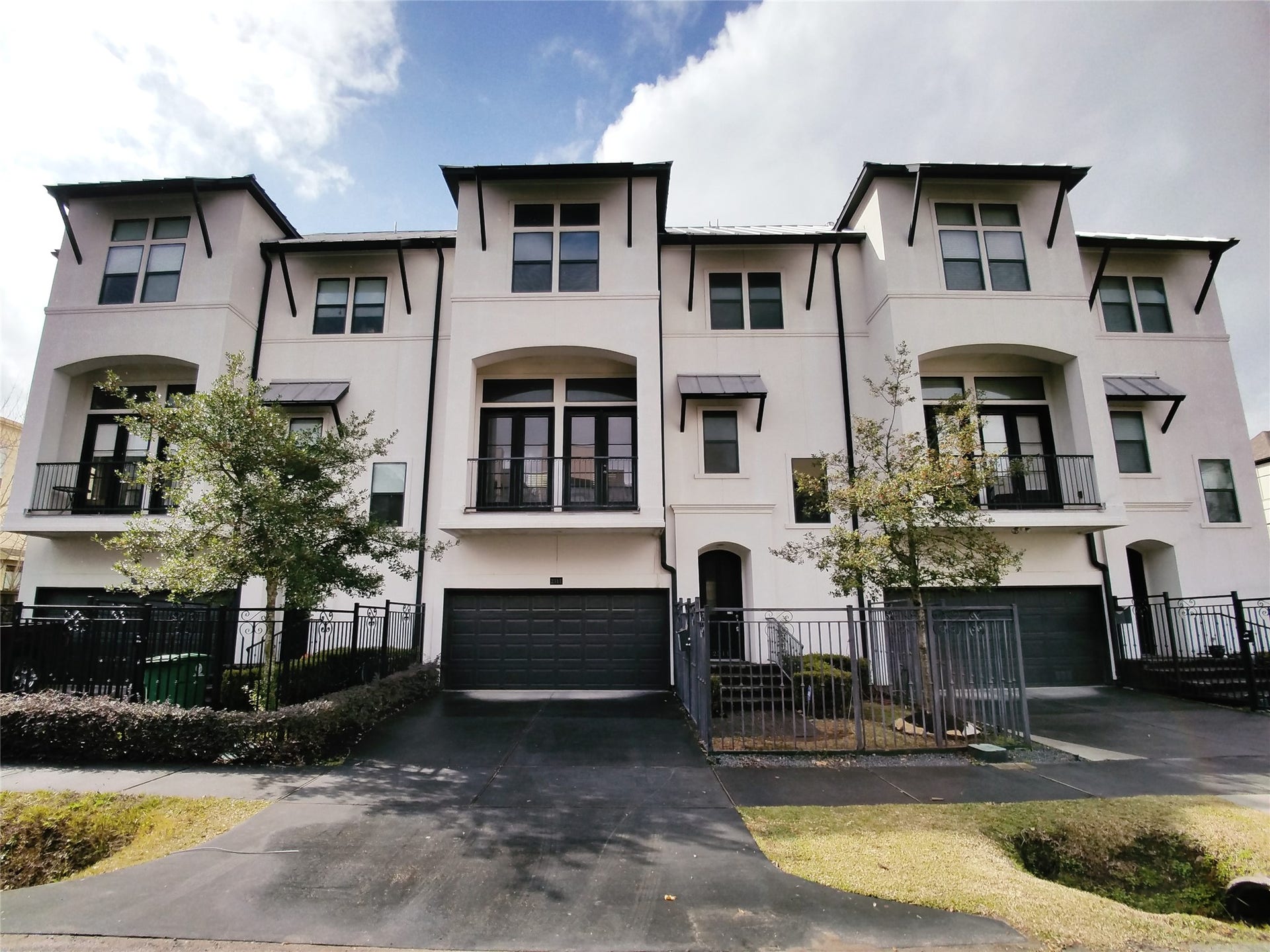 2311 Arabelle Street, Houston, TX 77007 2311 Arabelle Street, Houston, TX 77007