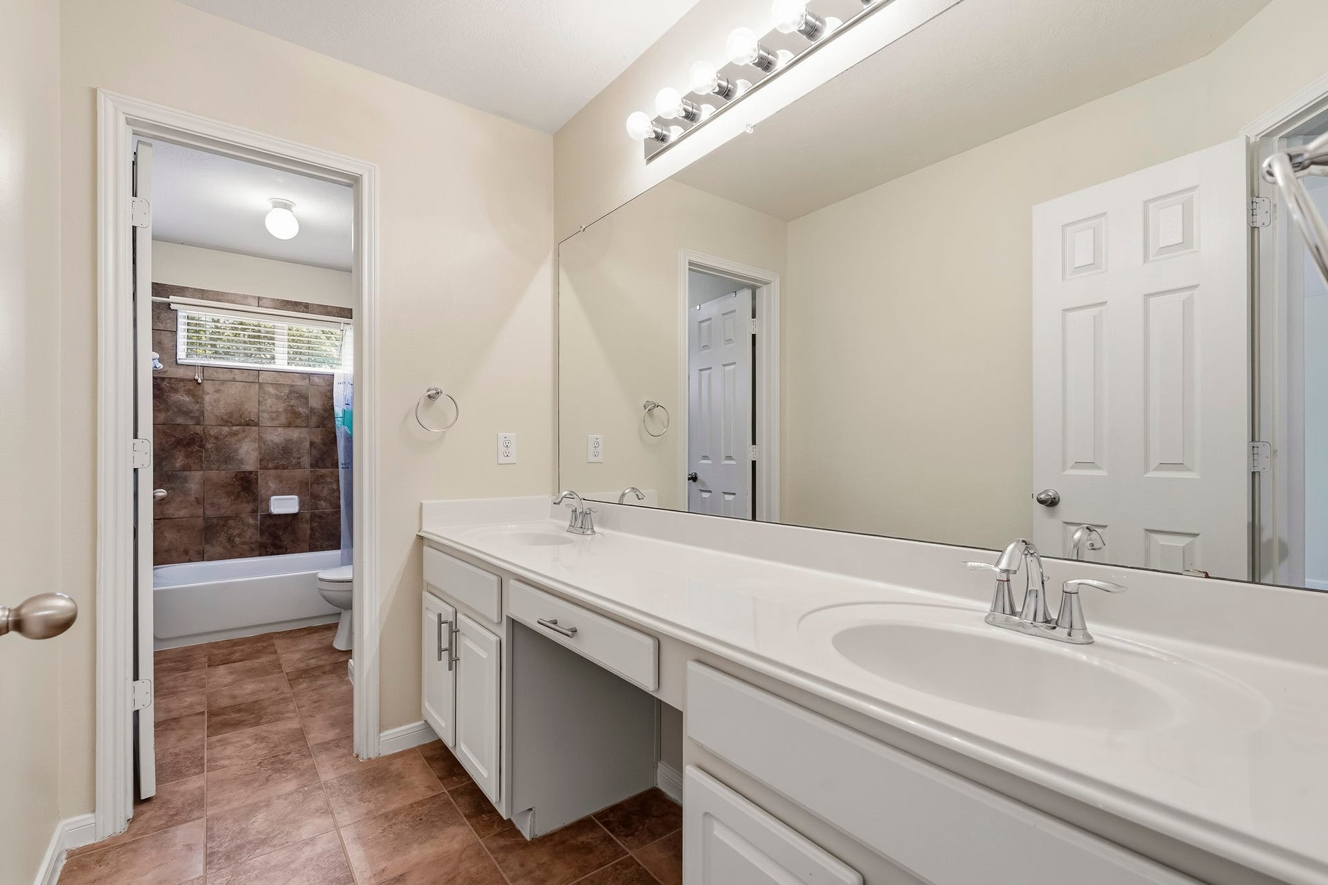 3023 London Lane, Missouri City, TX 77459 3023 London Lane, Missouri City, TX 77459