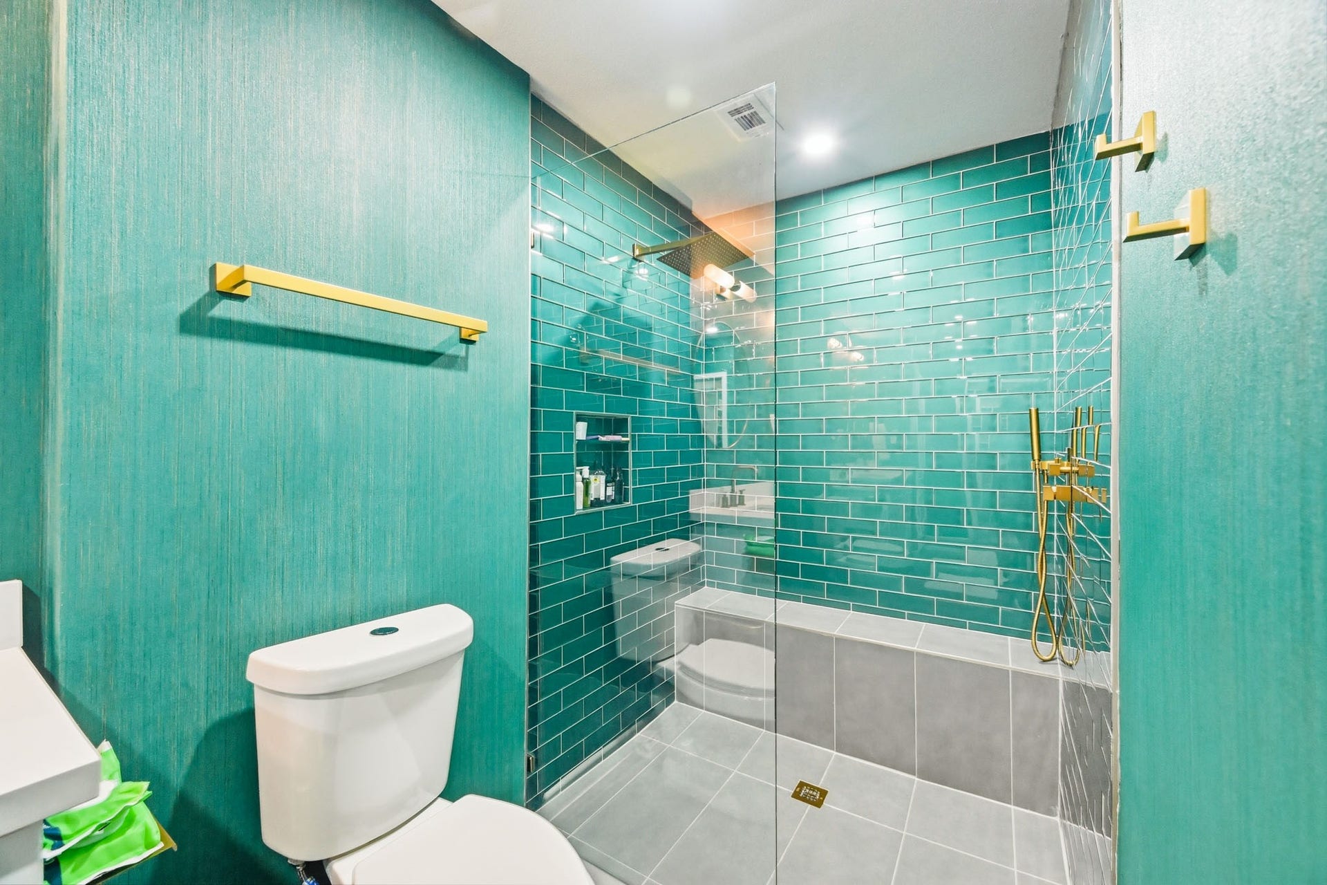 1116 Bering Drive, #25, Houston, TX 77057 Primary Bathroom