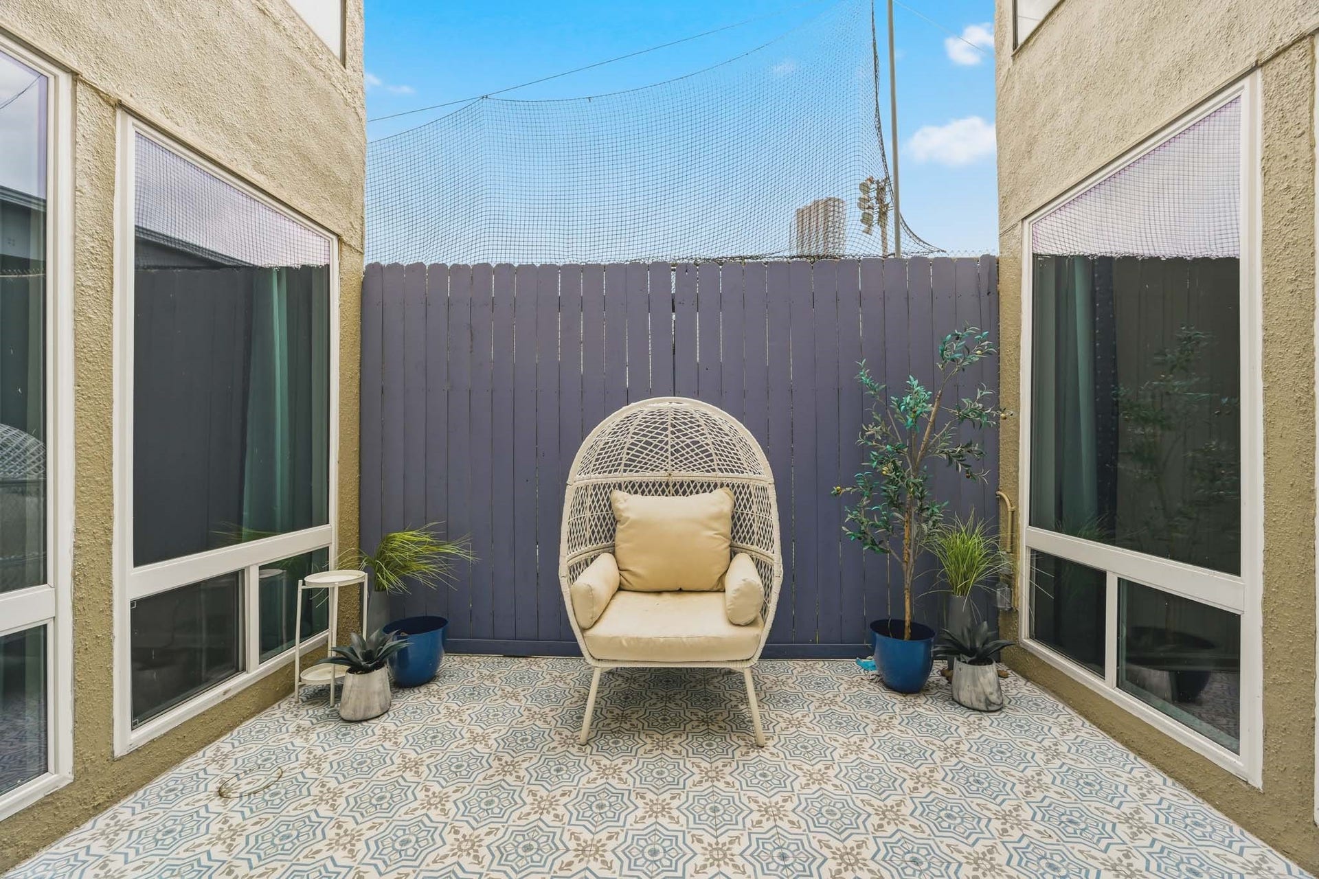 1116 Bering Drive, #25, Houston, TX 77057 Courtyard