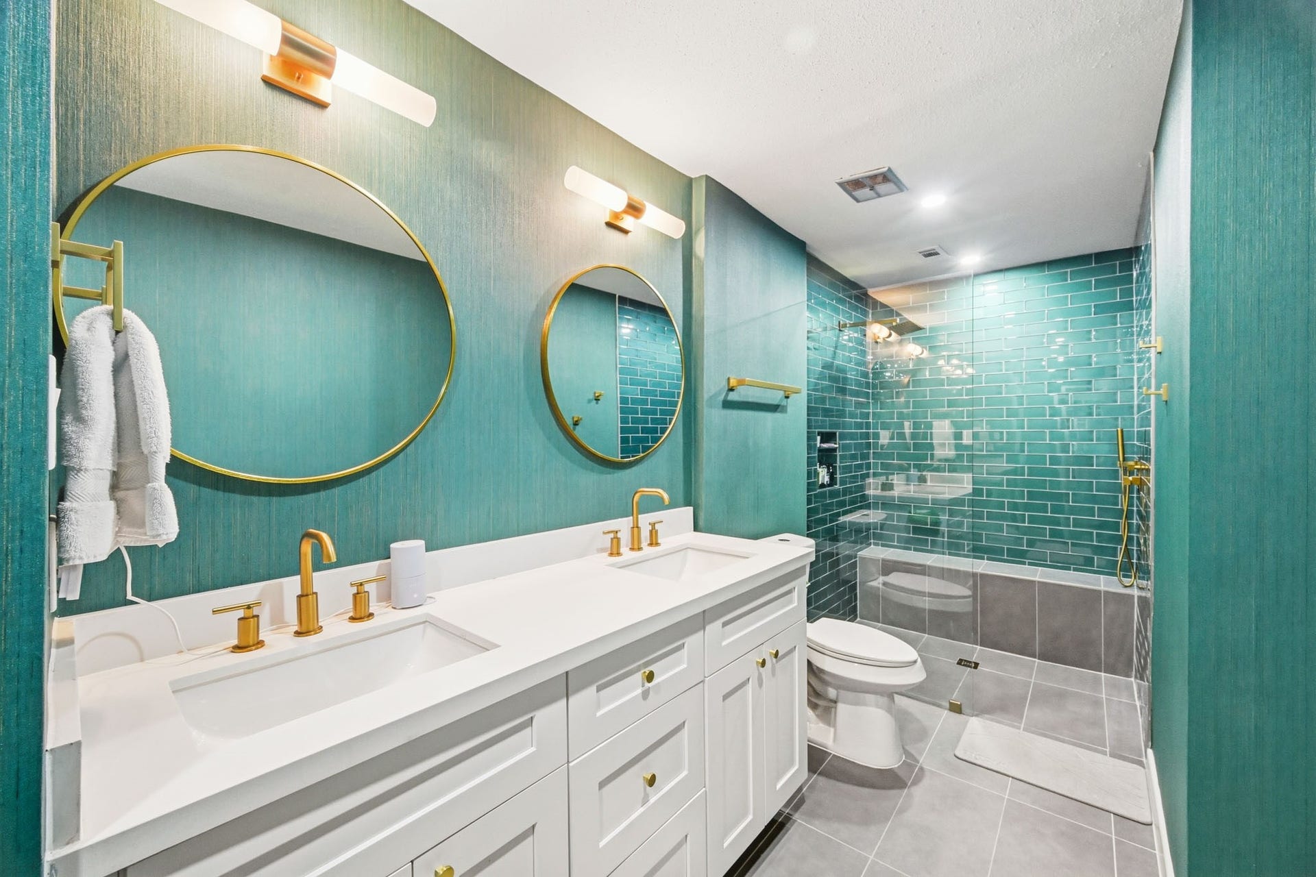1116 Bering Drive, #25, Houston, TX 77057 Primary Bathroom