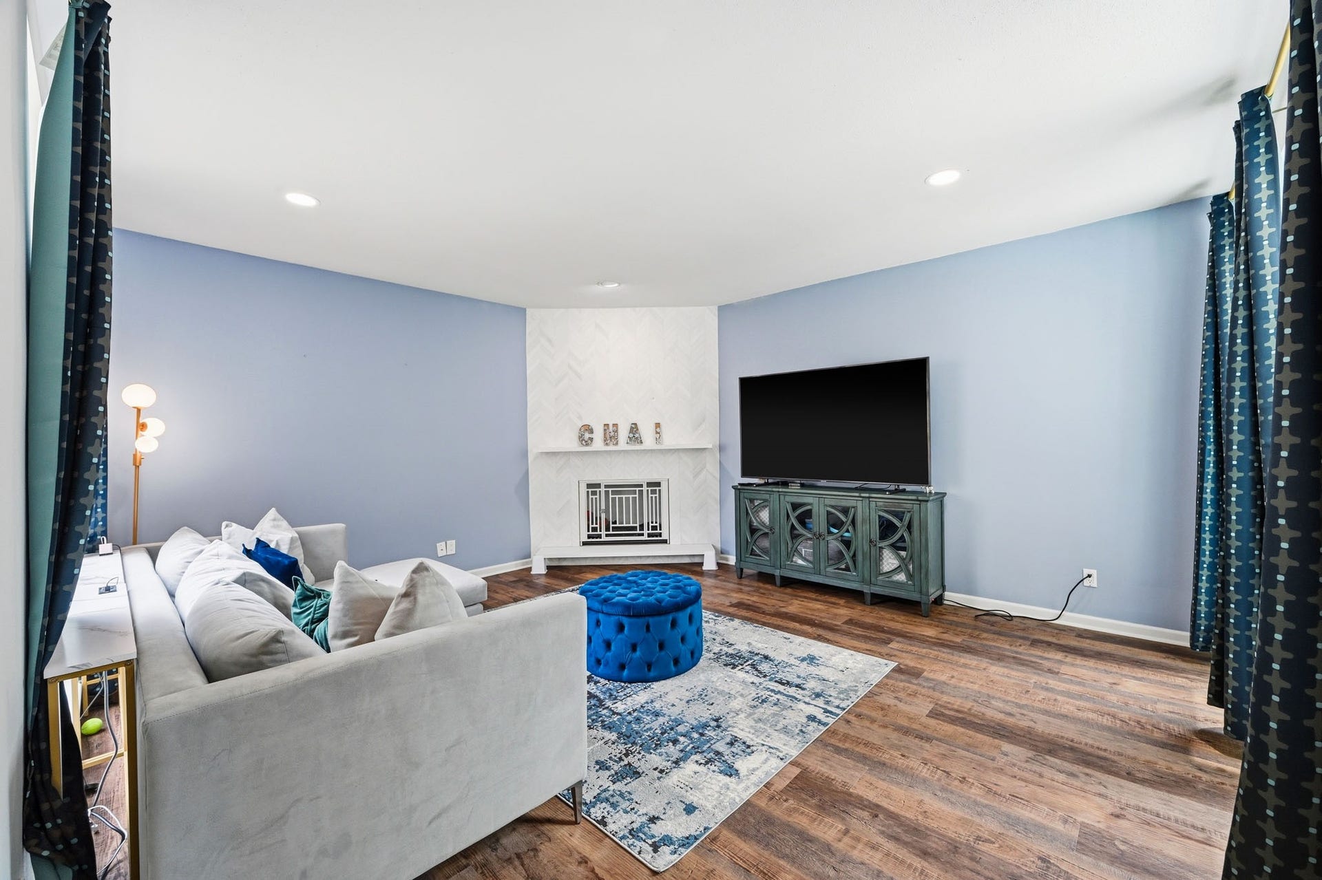 1116 Bering Drive, #25, Houston, TX 77057 Living Room