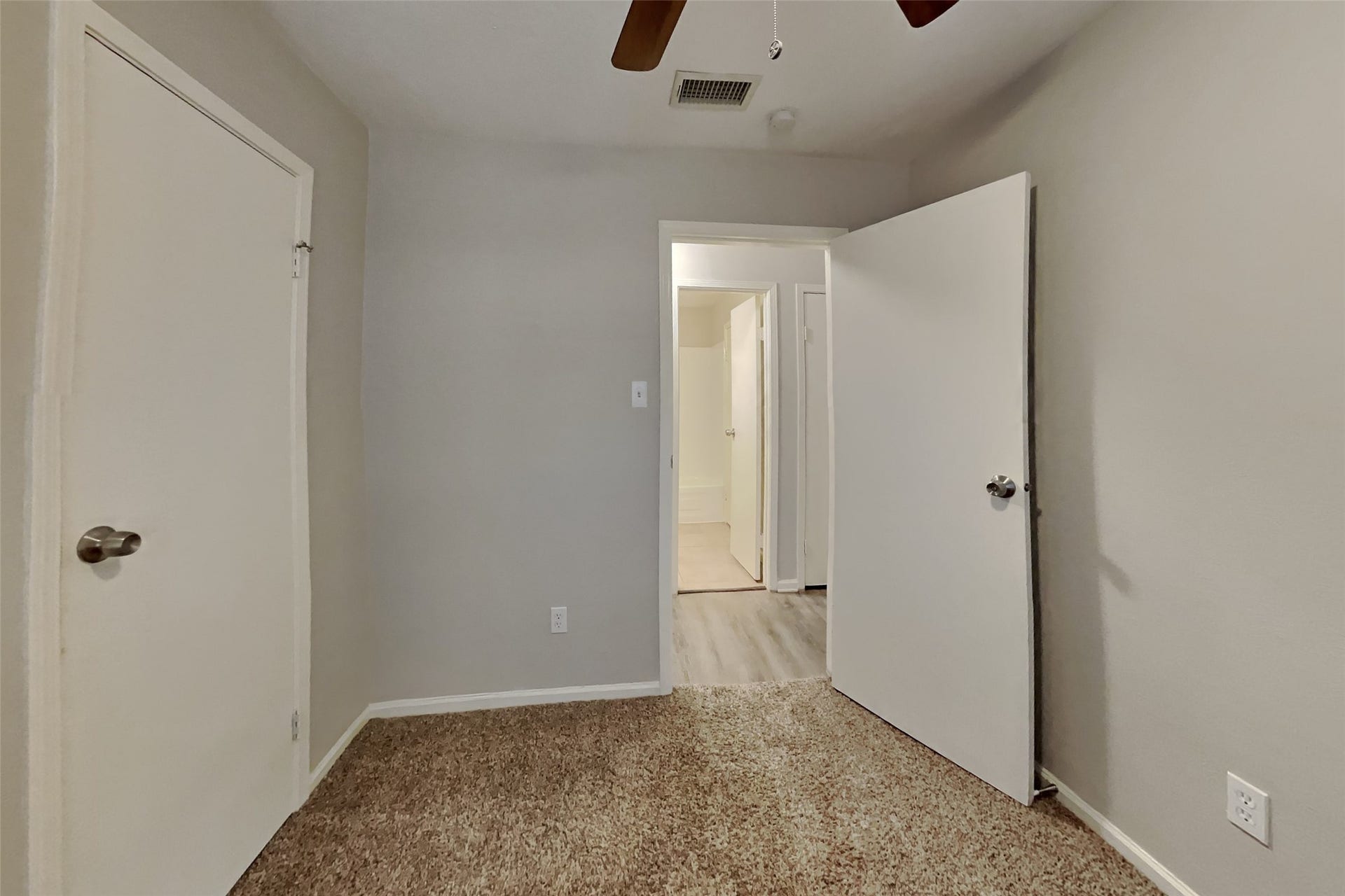 60 S Brookberry Court, The Woodlands, TX 77381 60 S Brookberry Court, The Woodlands, TX 77381