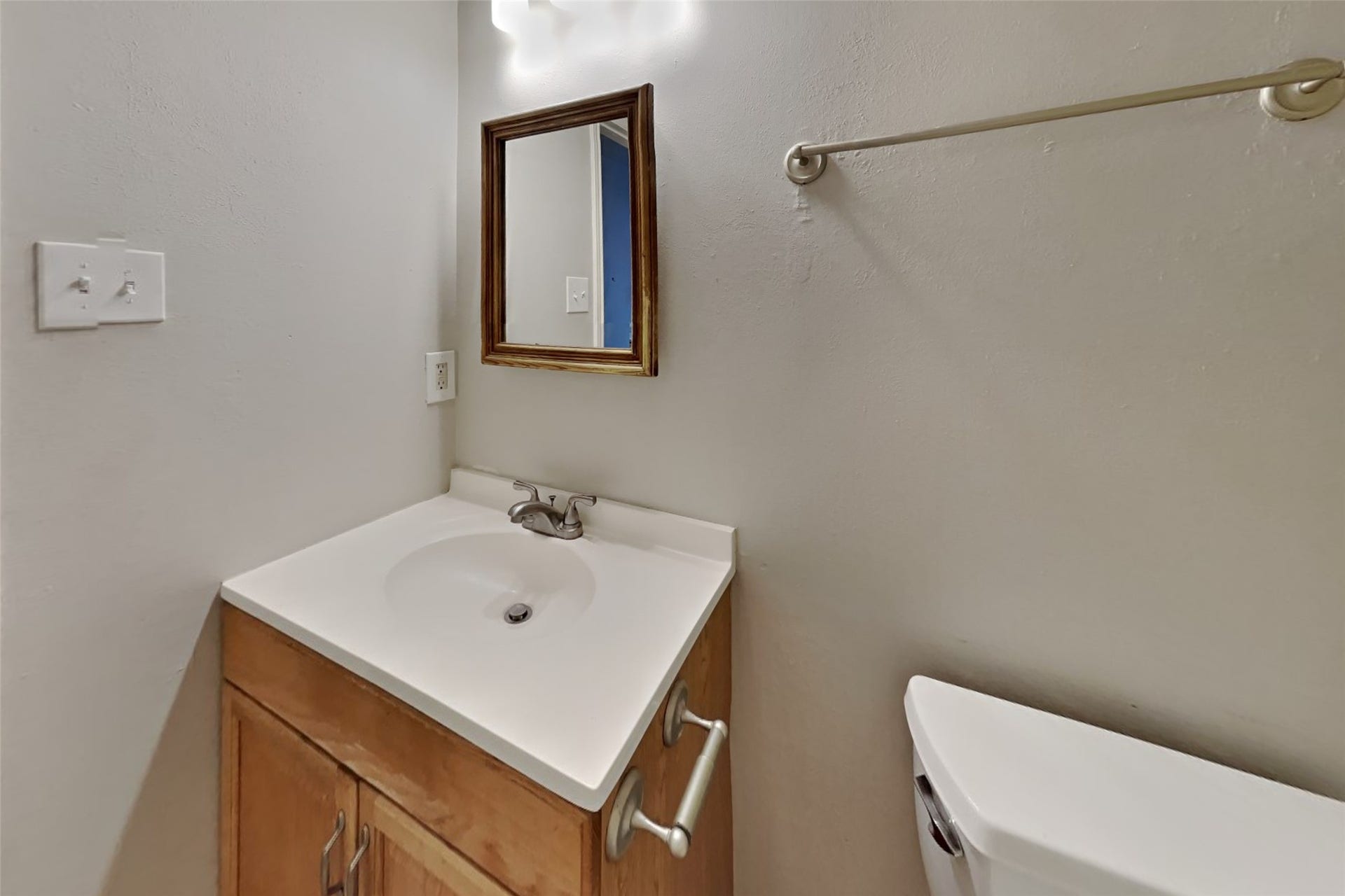 60 S Brookberry Court, The Woodlands, TX 77381 60 S Brookberry Court, The Woodlands, TX 77381