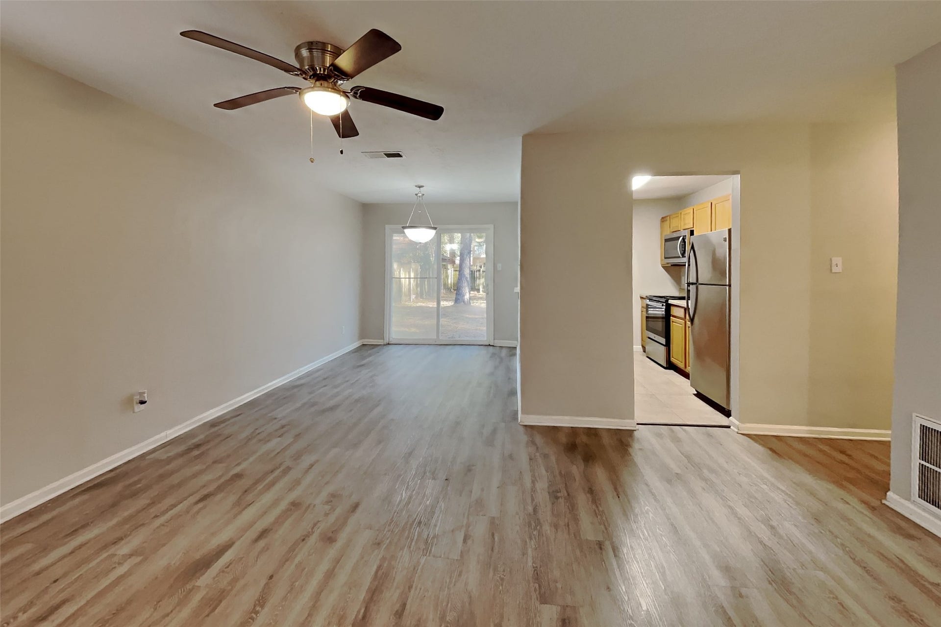 60 S Brookberry Court, The Woodlands, TX 77381 60 S Brookberry Court, The Woodlands, TX 77381
