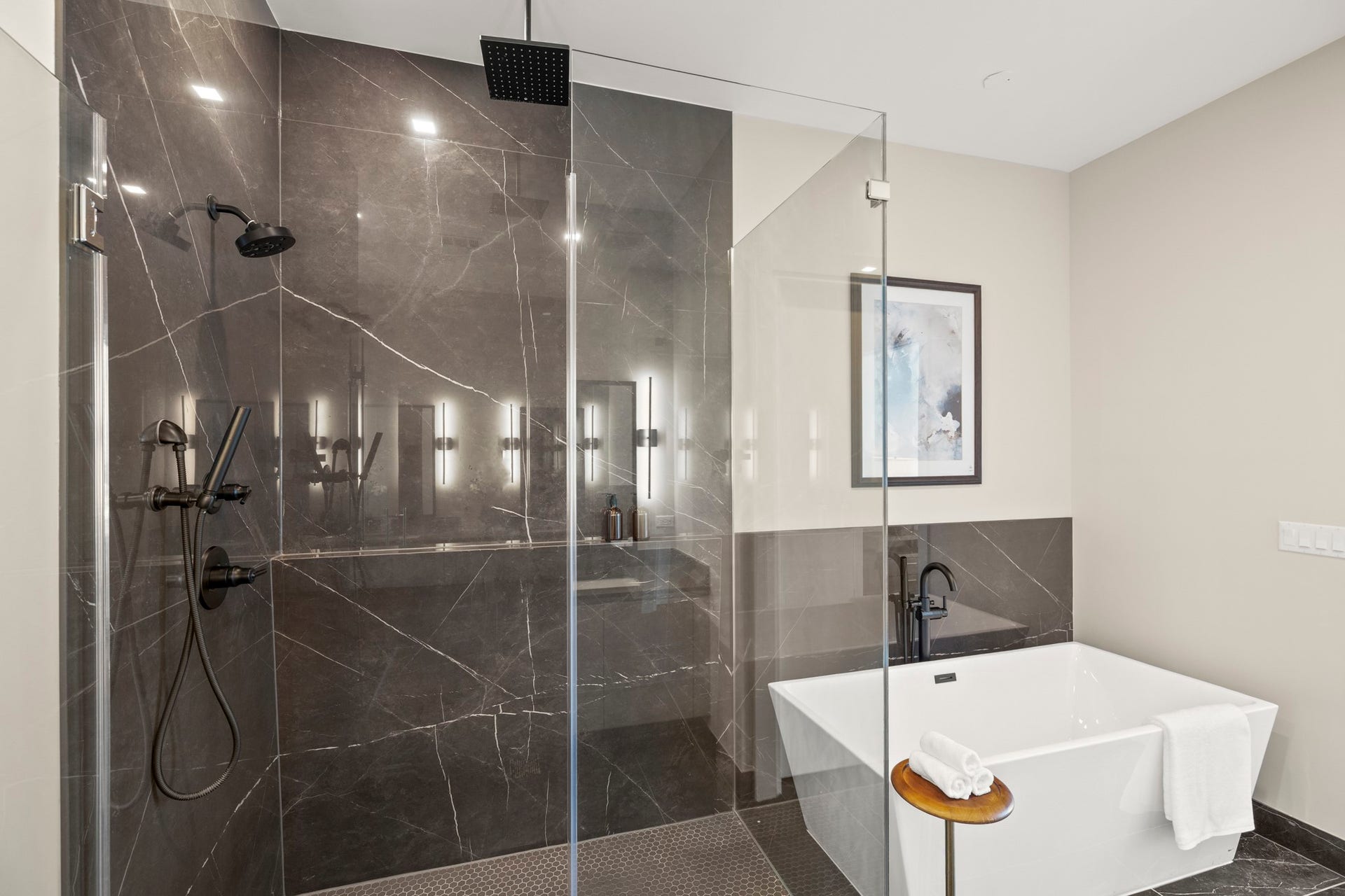 1711 Allen Parkway, #2001, Houston, TX 77019 Primary Bath