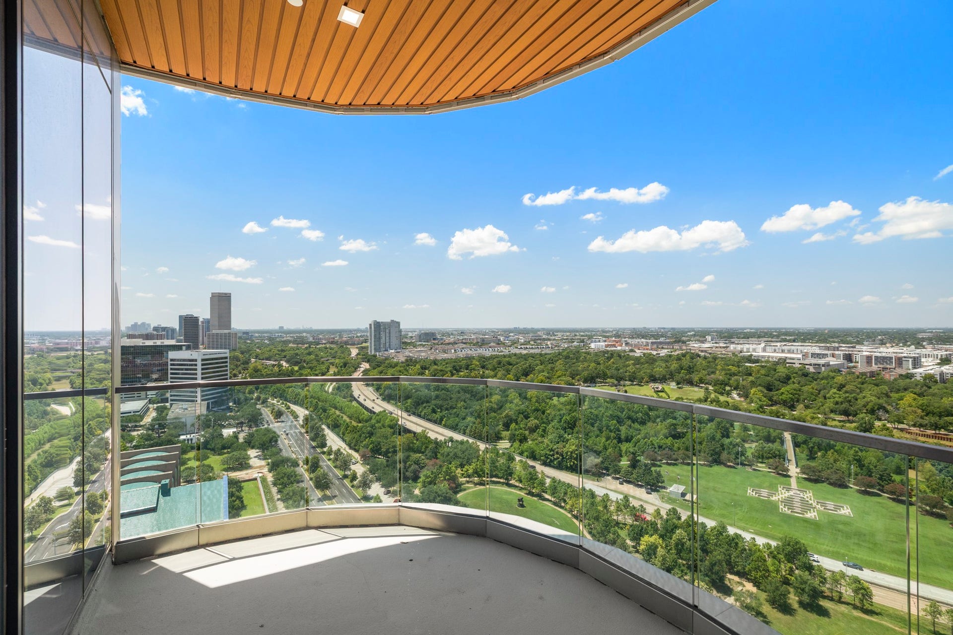 1711 Allen Parkway, #2001, Houston, TX 77019 Covered Patio