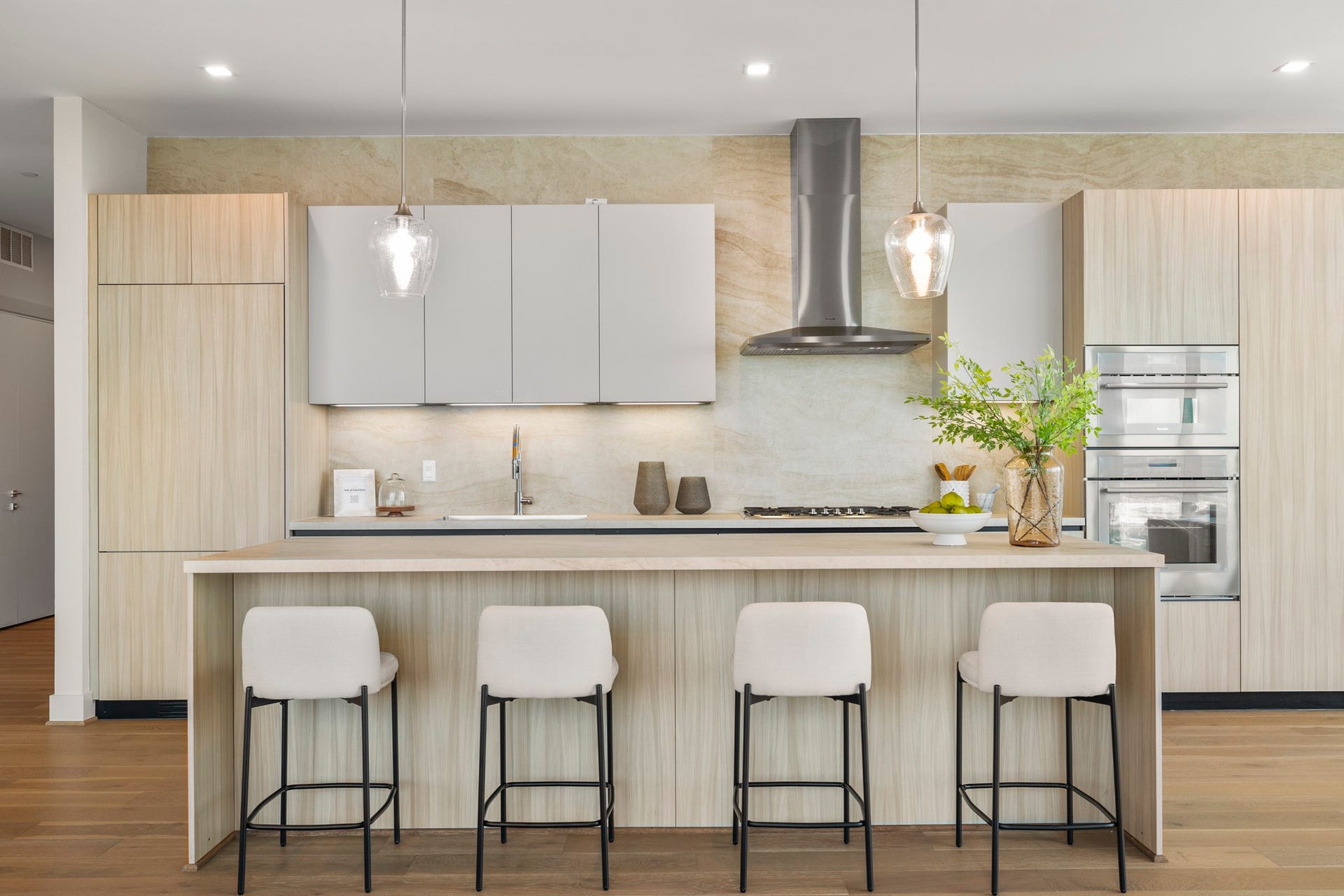 1711 Allen Parkway, #2001, Houston, TX 77019 Welcome to Residences at The Allen #2001