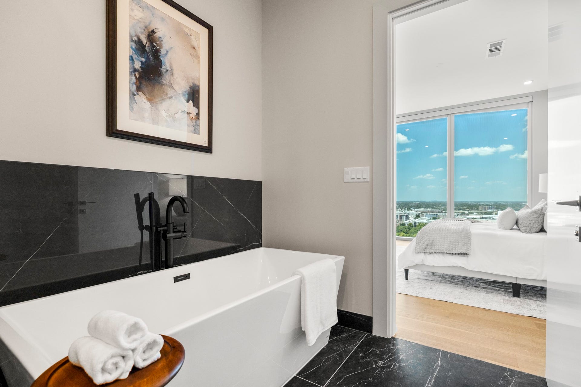 1711 Allen Parkway, #2001, Houston, TX 77019 Primary Bath
