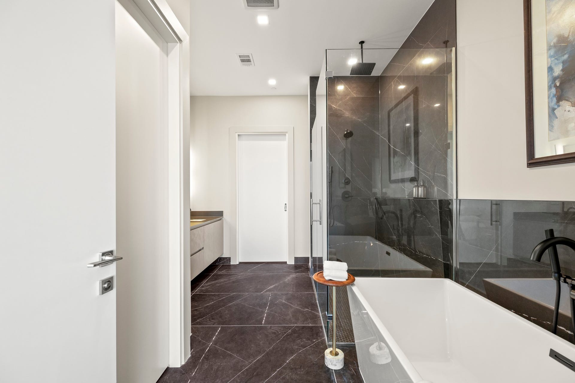 1711 Allen Parkway, #2001, Houston, TX 77019 Primary Bath