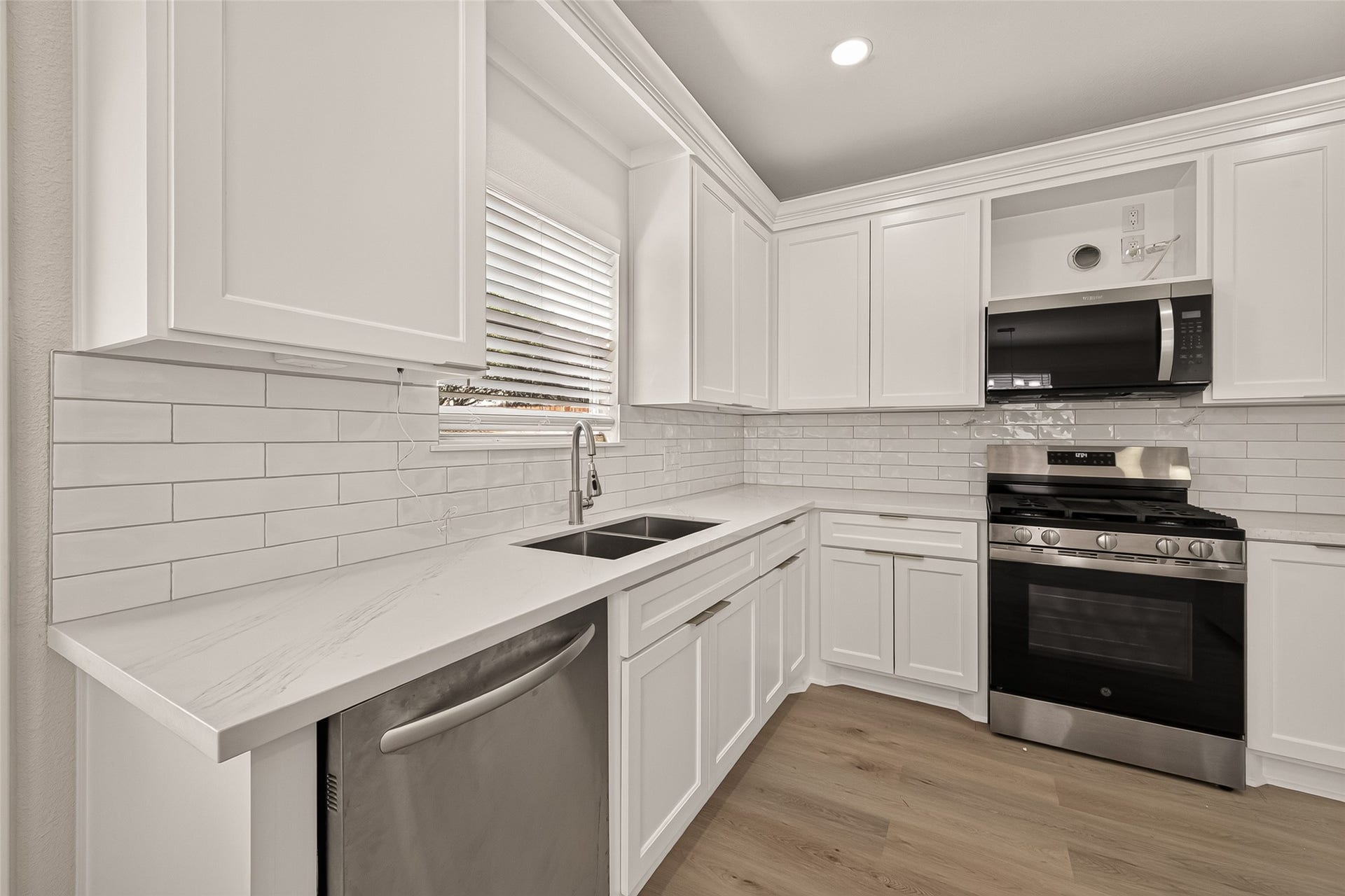 6330 Richland Hills Drive, Katy, TX 77494 6330 Richland Hills Drive, Katy, TX 77494