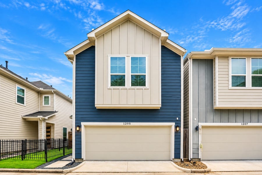 Property photo for 1205 W Tidwell Road, Houston, TX