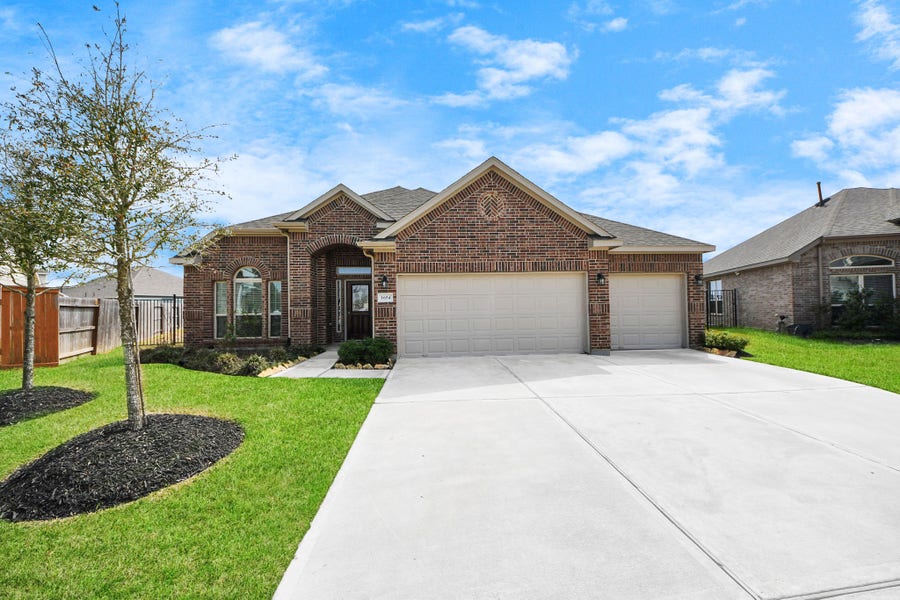 Property photo for 1654 Sequoia Run Drive, Rosharon, TX