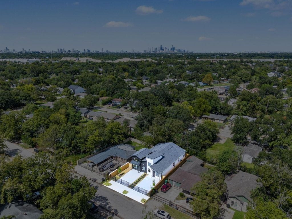 5029 Van Fleet Street, #A, Houston, TX 77033