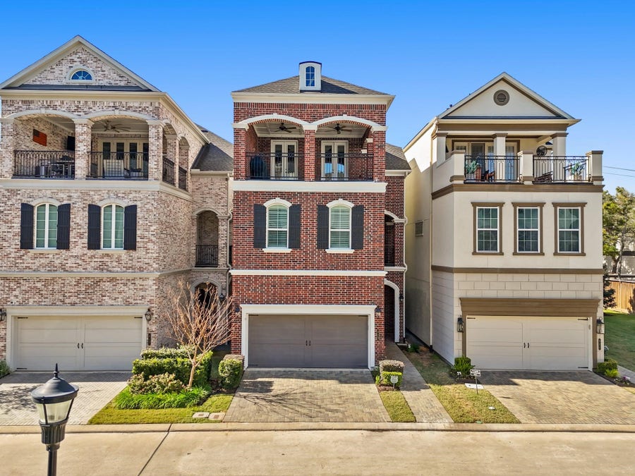 Property photo for 919 Dunleigh Meadows Lane, Houston, TX