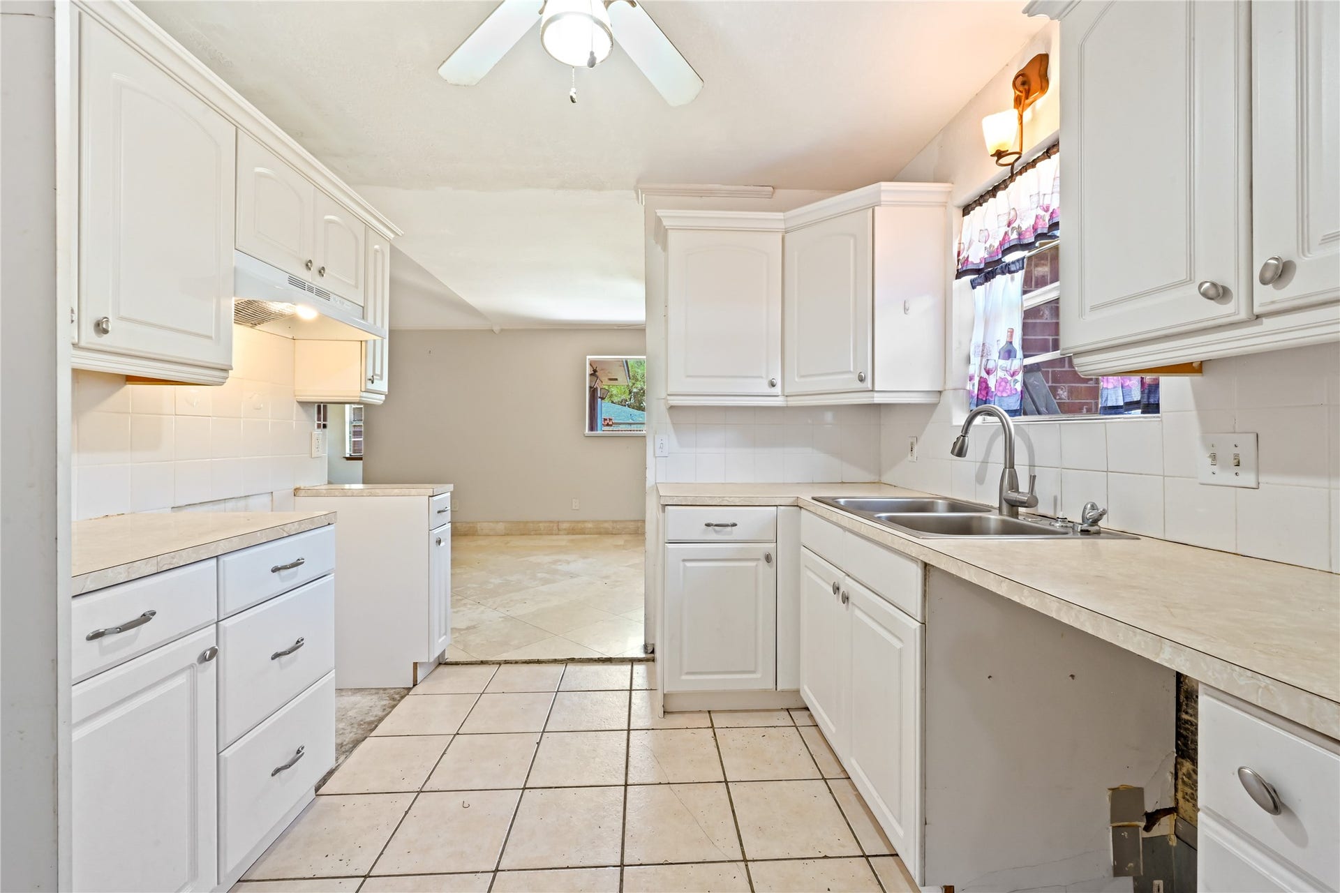 4811 25th Street, Dickinson, TX 77539 4811 25th Street, Dickinson, TX 77539